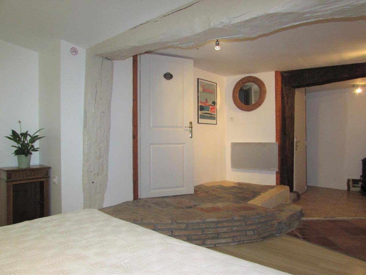 Apartment with Terrace photo 2