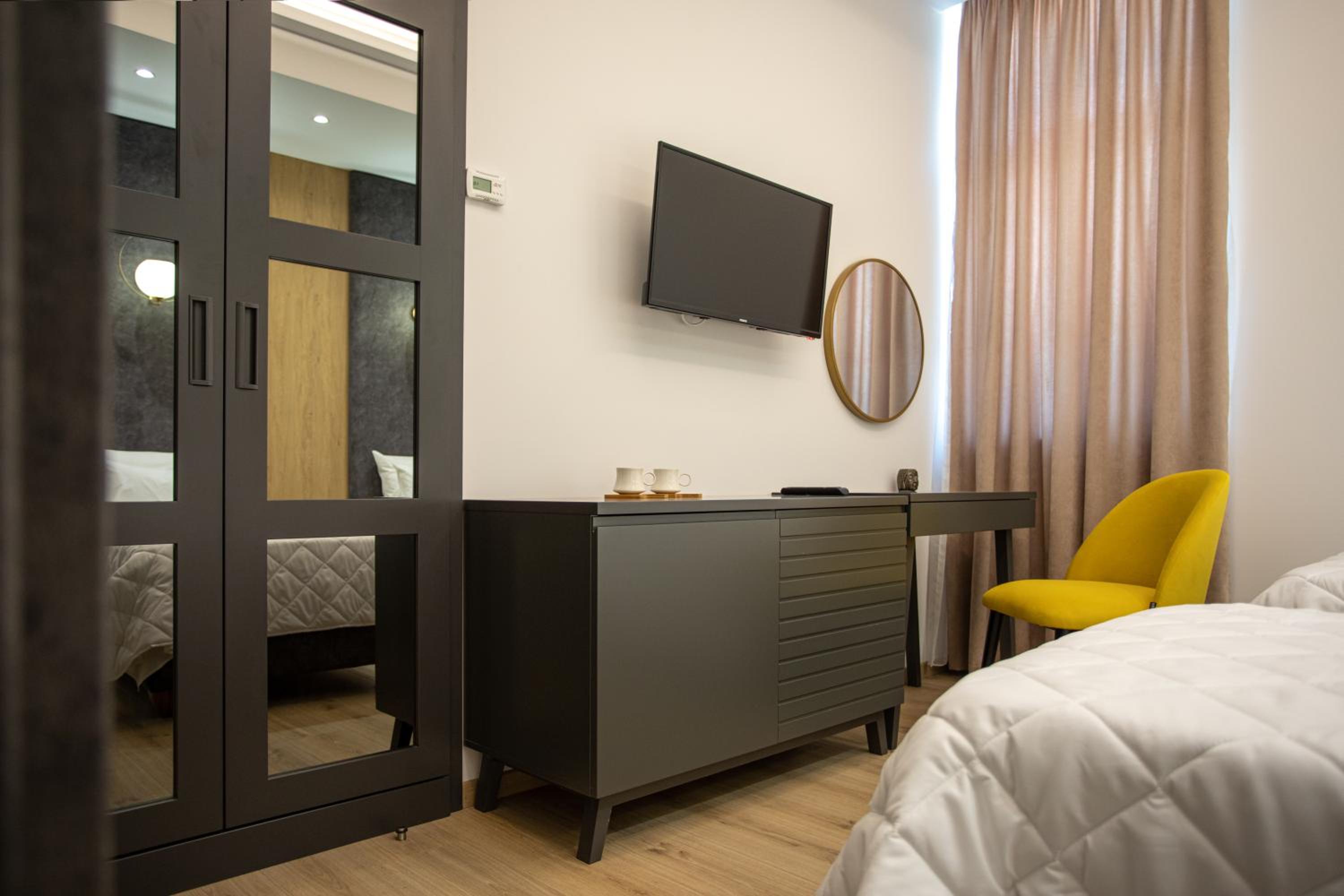 Deluxe Double or Twin Room with City View