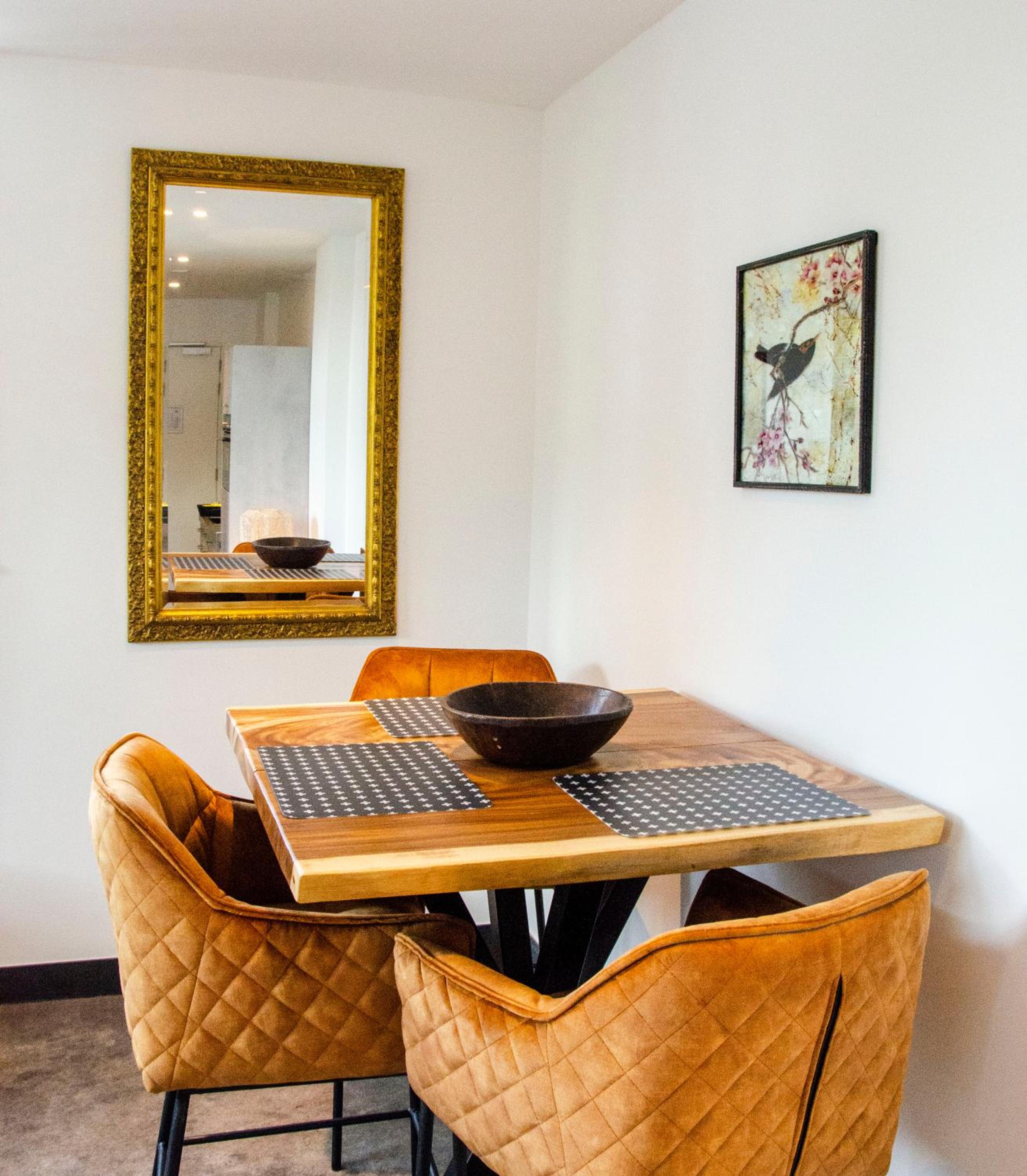 One-Bedroom Apartment photo 1