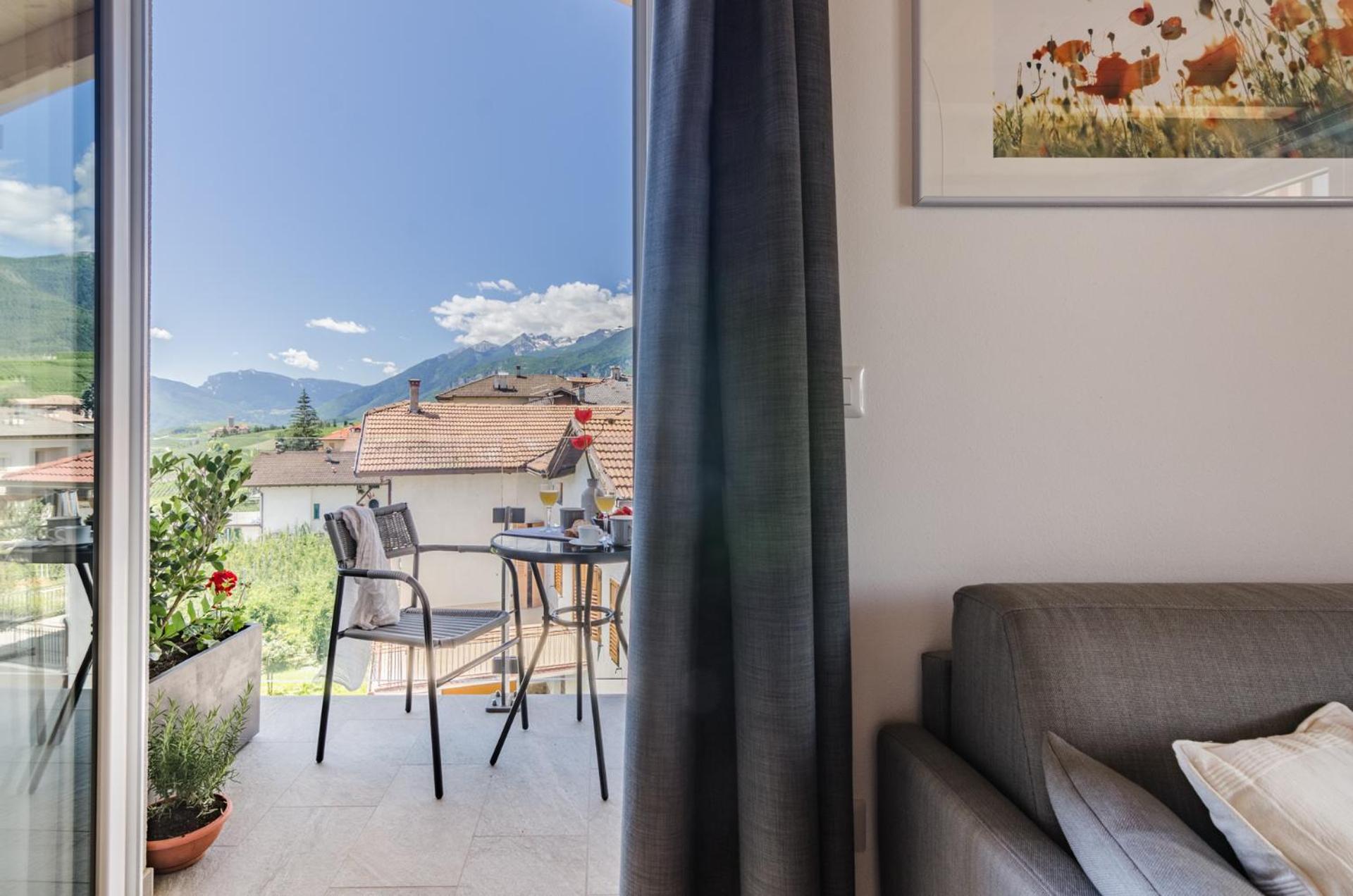 Apartment with Mountain View - Photo 16