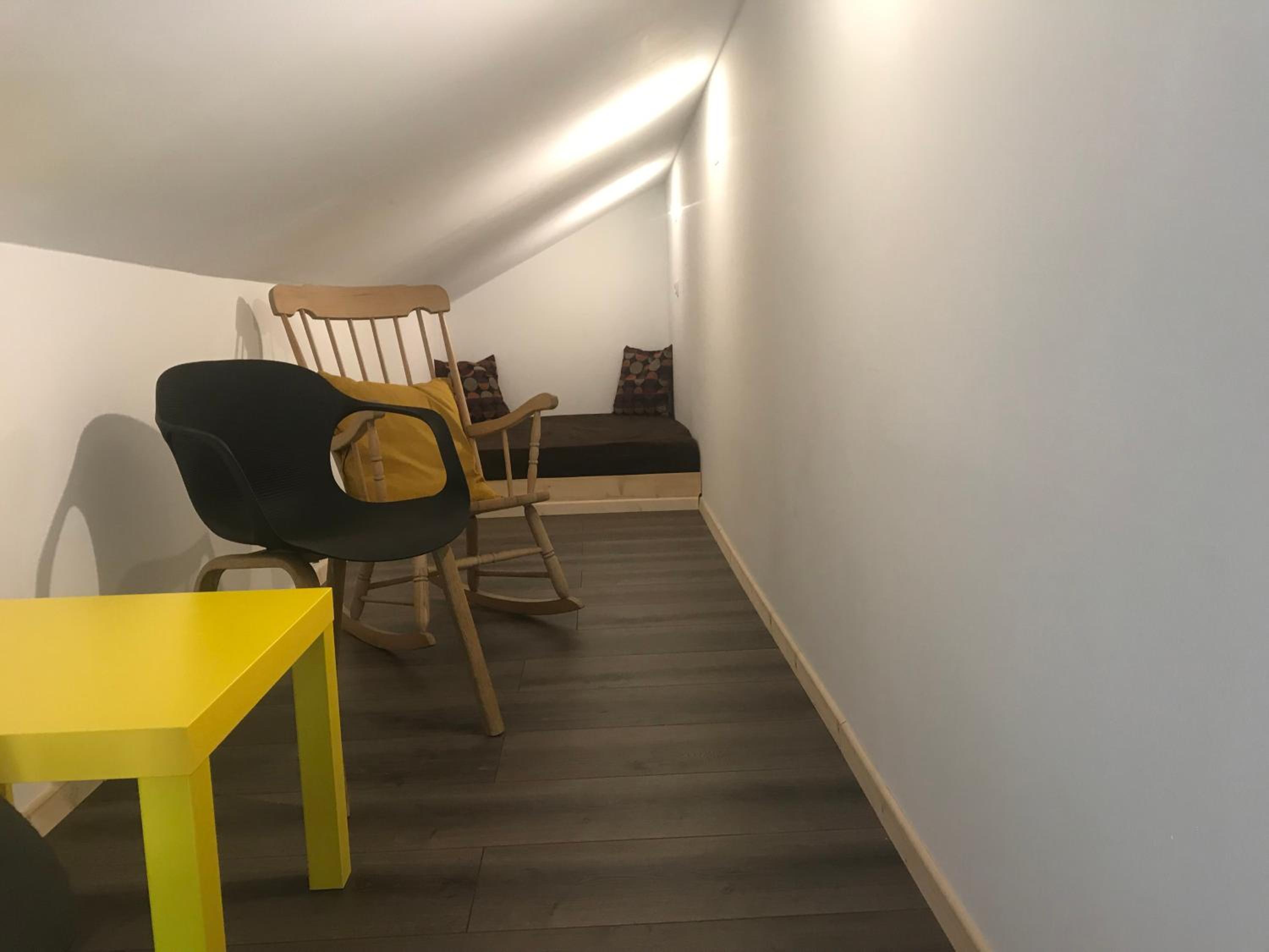 Apartment with Mountain View - Photo 22