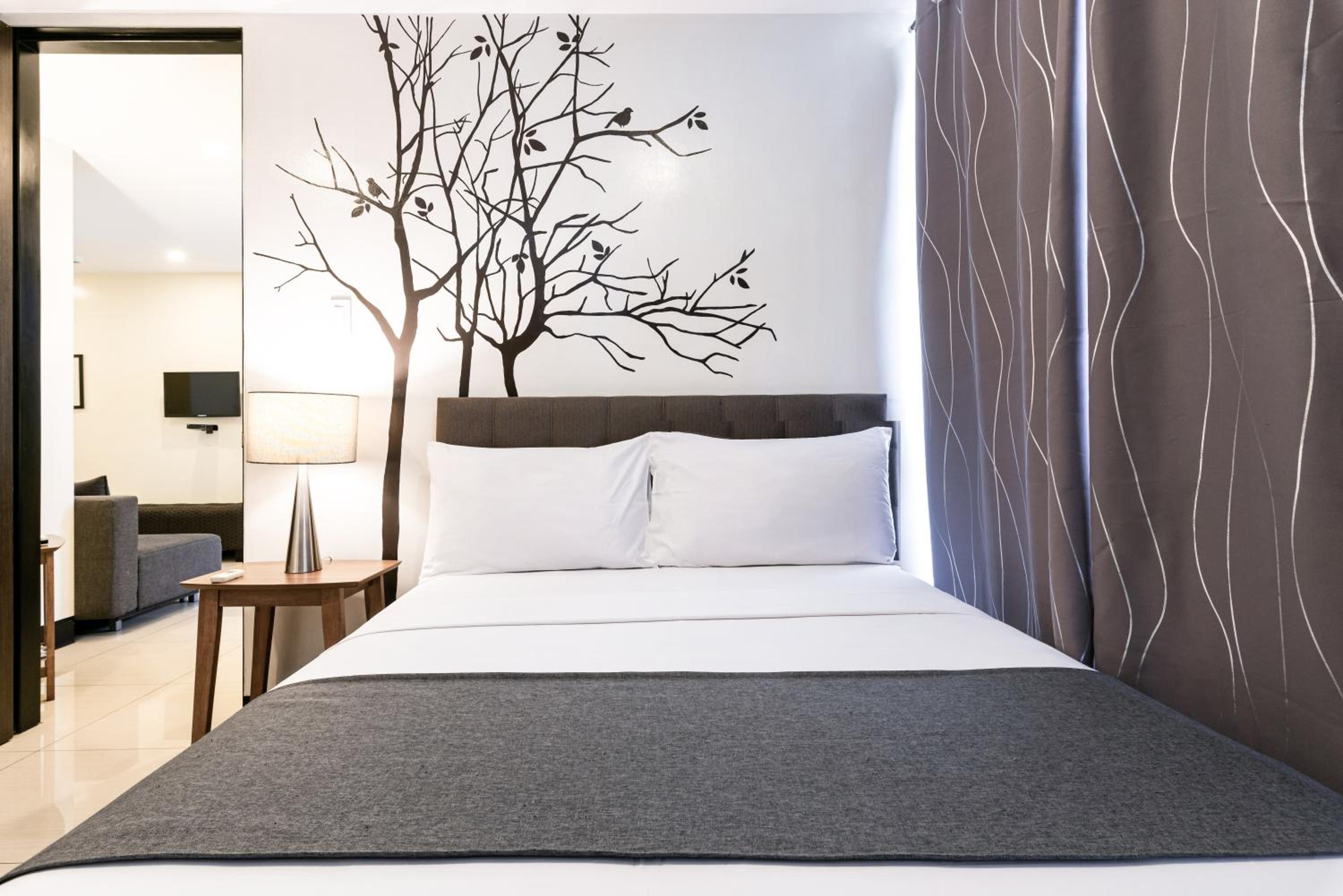 Deluxe 1-Bedroom