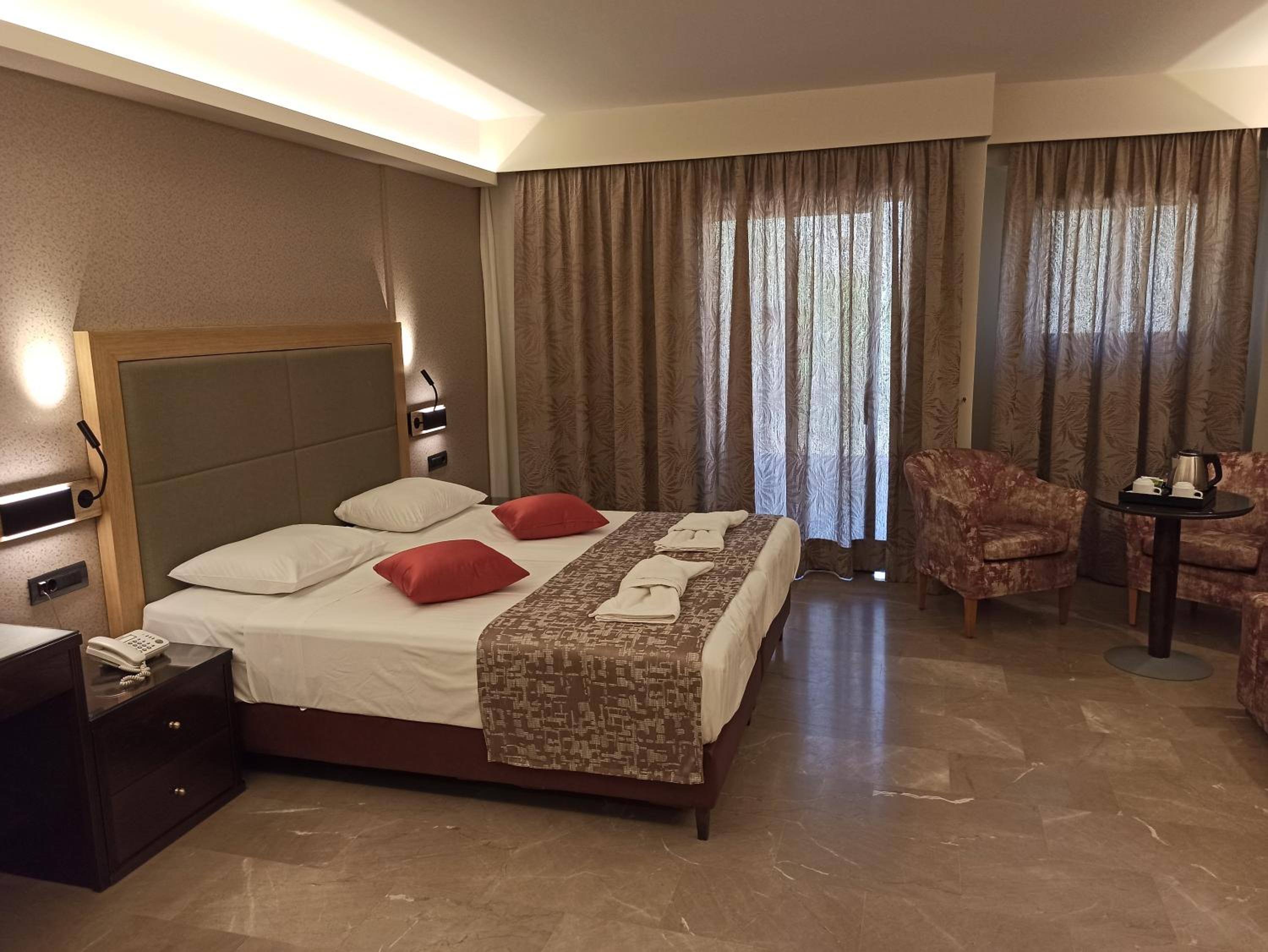Superior Quadruple Room with Mountain View - Photo 1