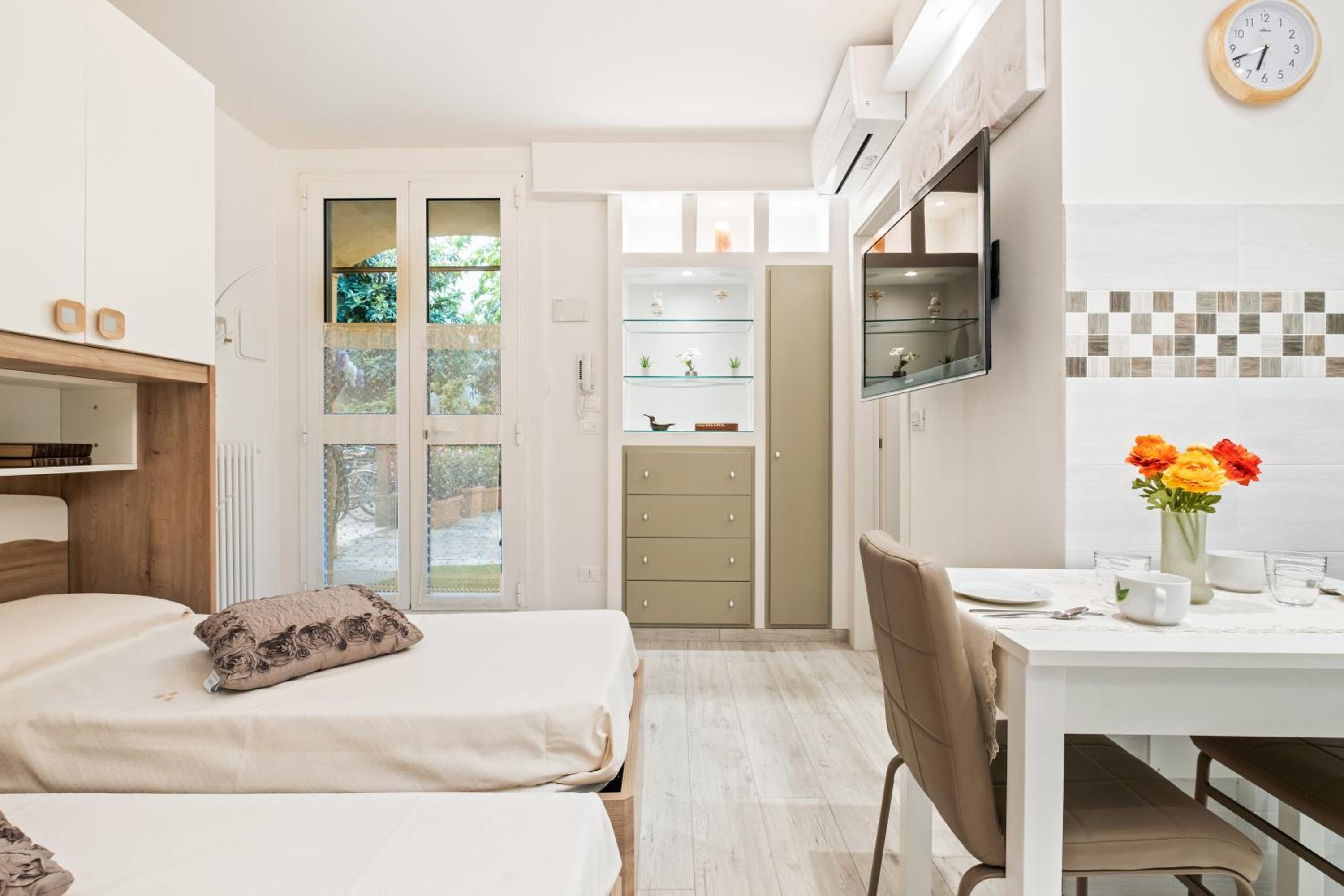 Studio Apartment