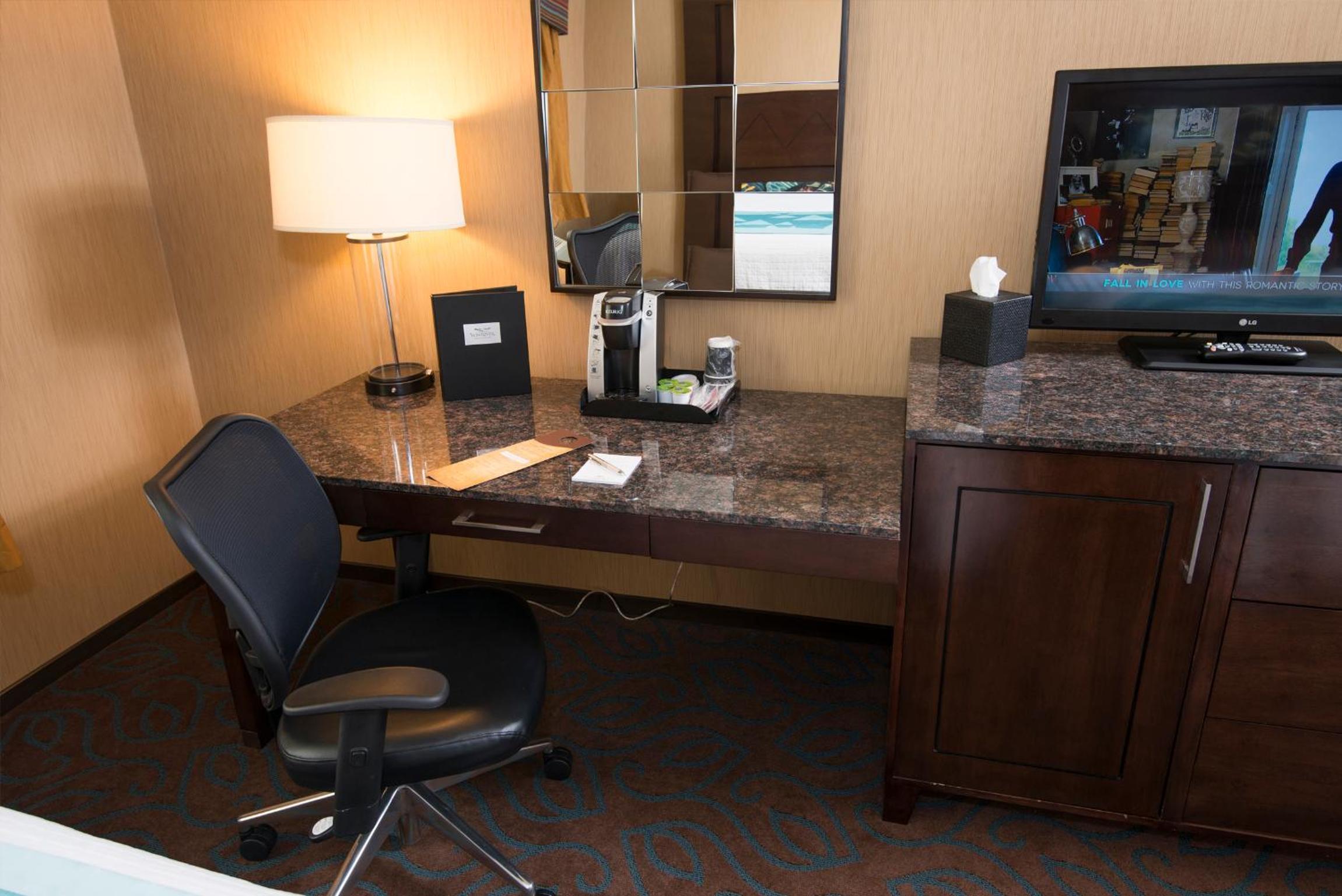 King Room - Non-Smoking photo 1