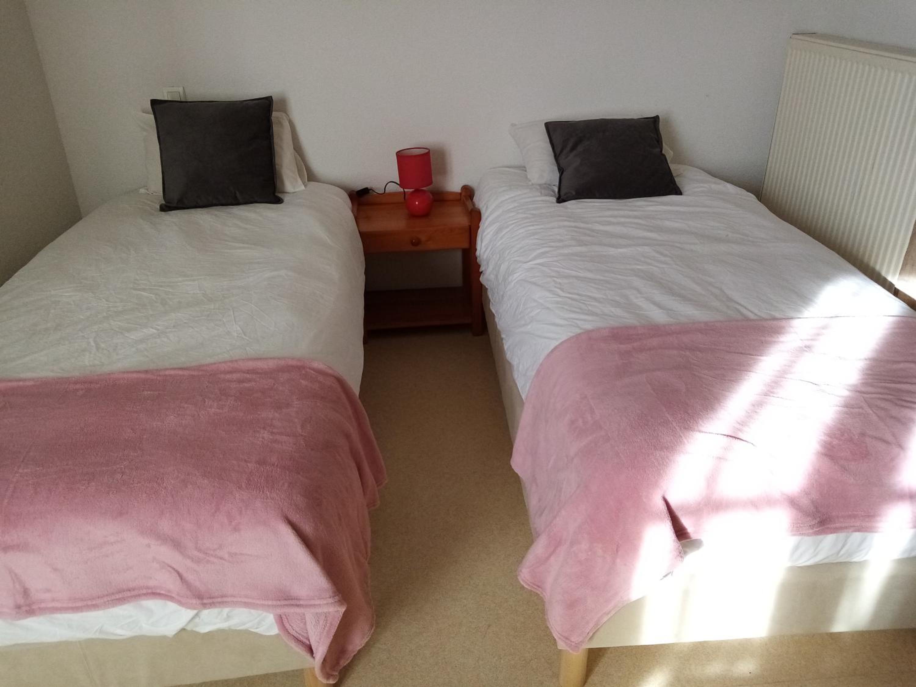 Twin Room - Disability Access - Photo 2