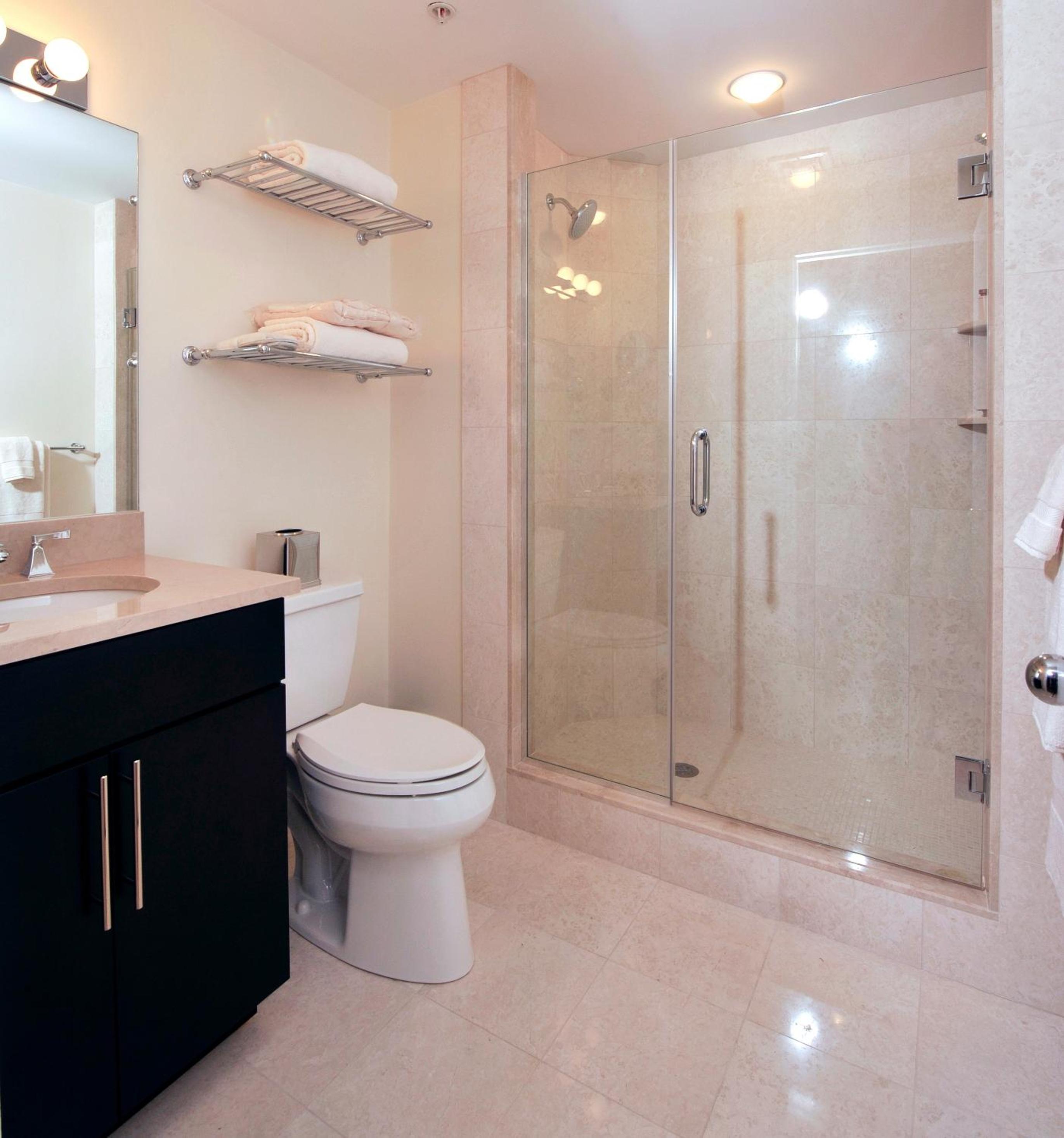 One-Bedroom Suite photo 2