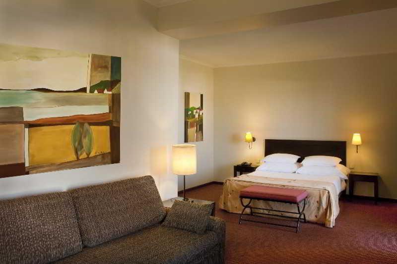 Quarto #3921037
