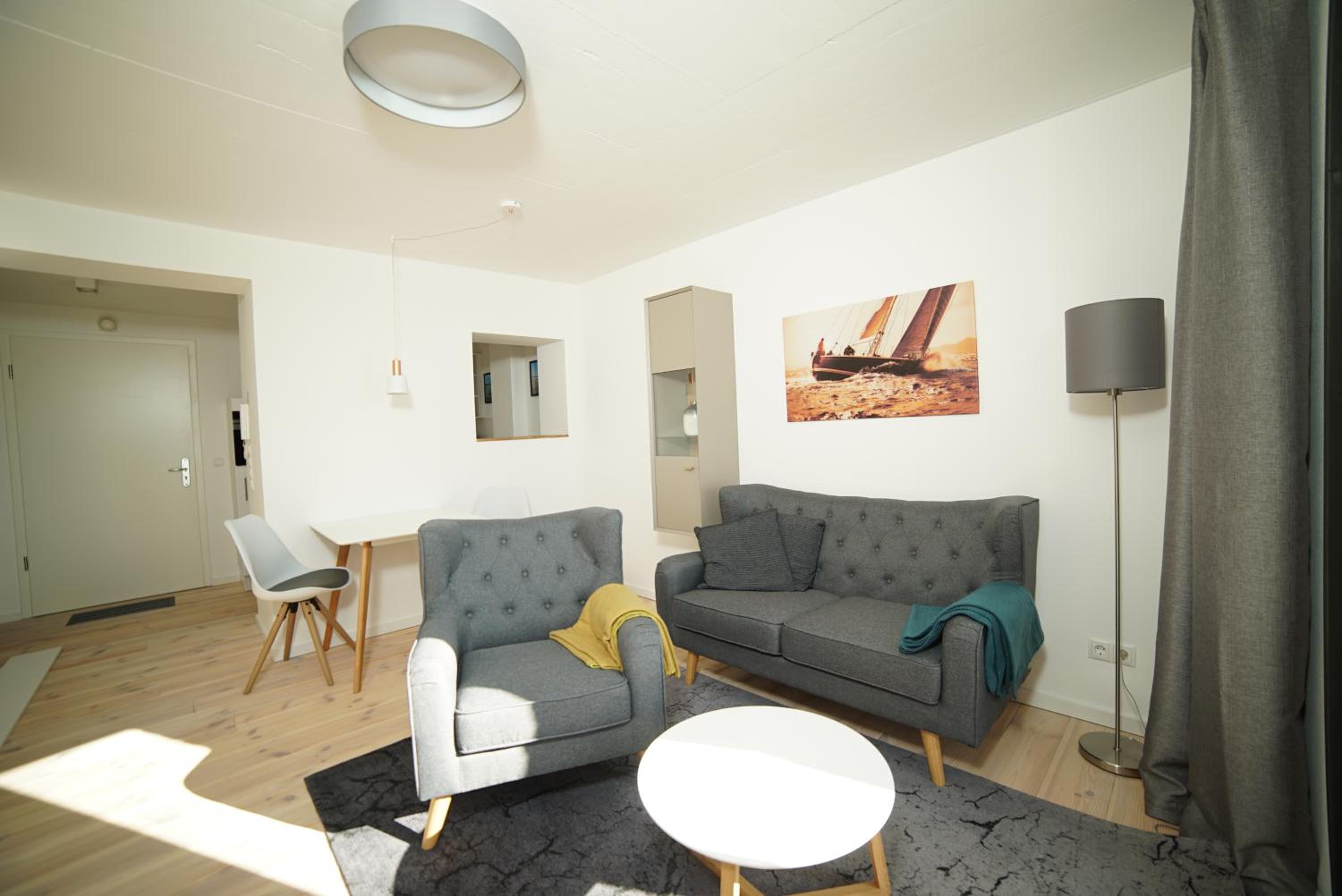 One-Bedroom Apartment photo 1