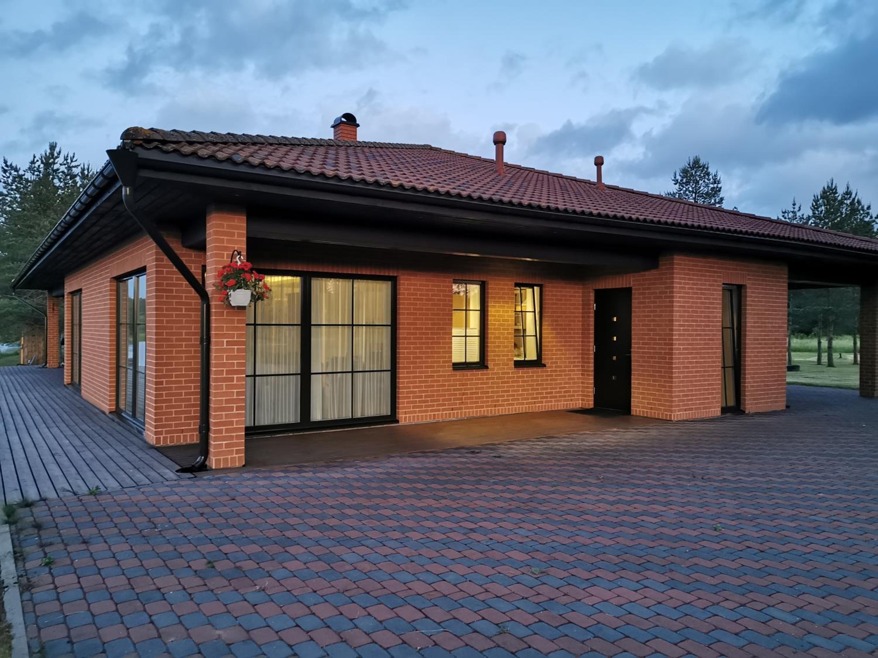 Three-Bedroom House photo 2