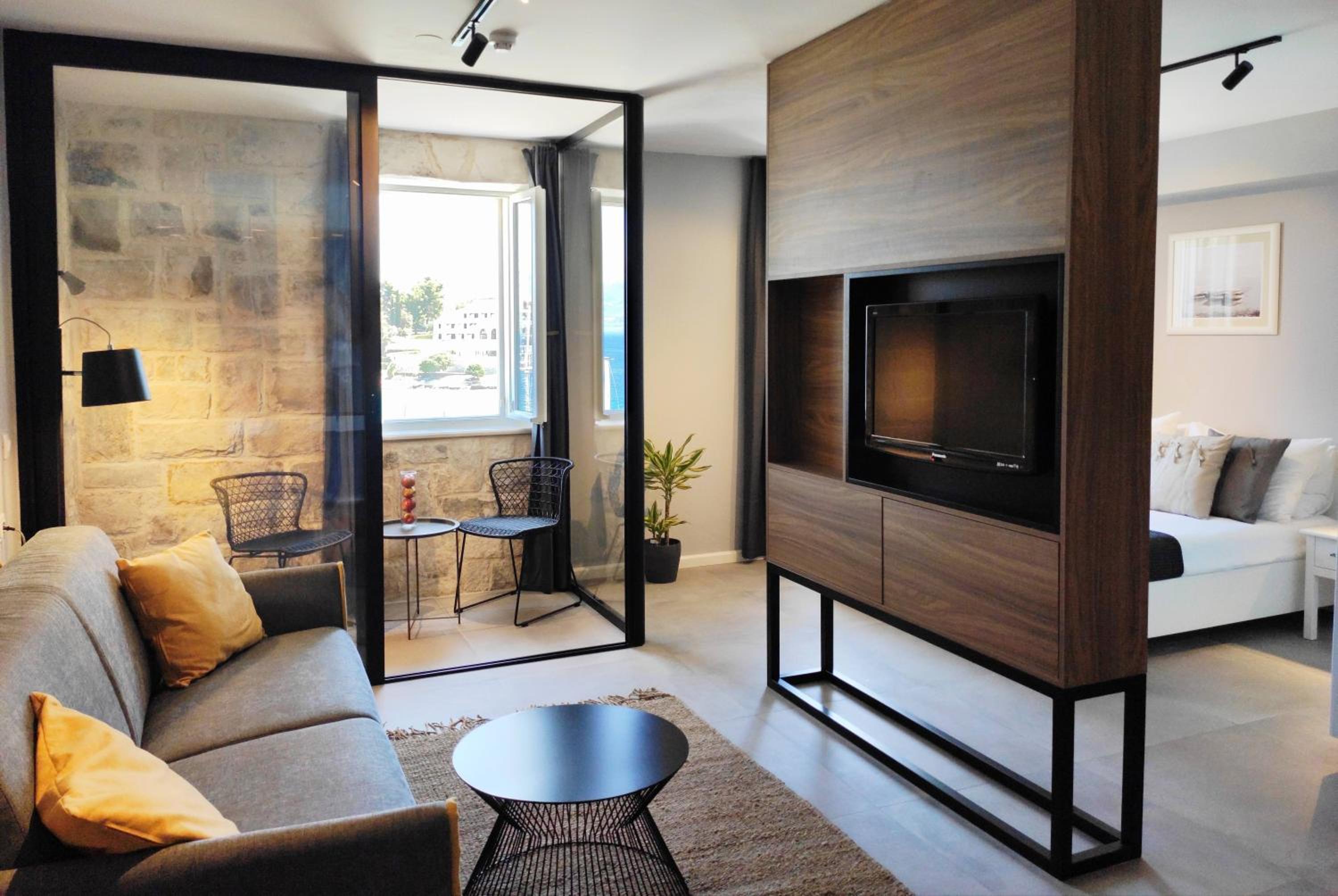 Junior Suite with Sea View - Photo 1