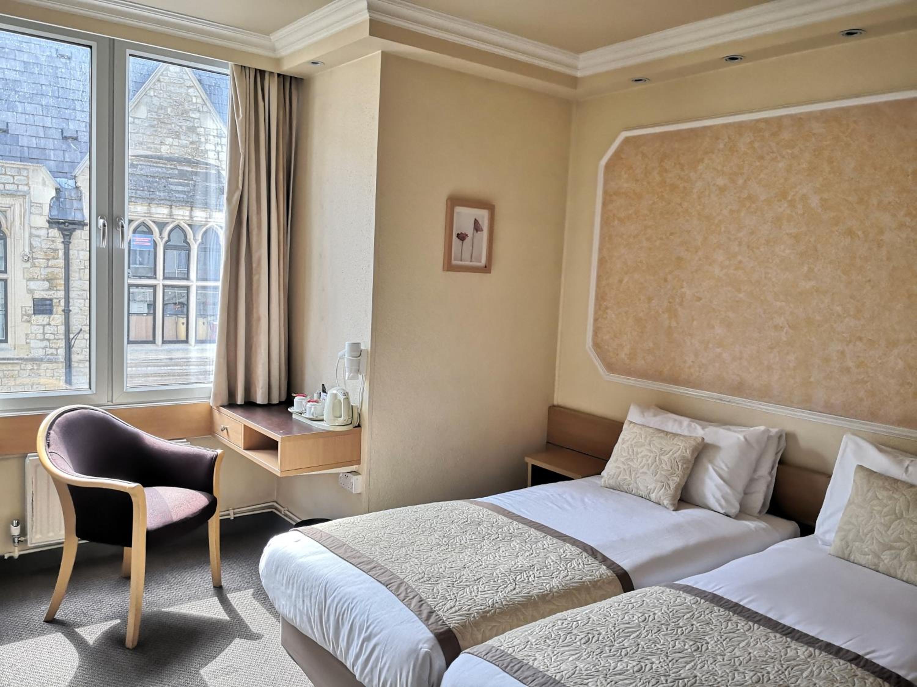 Standard Twin Room photo 1