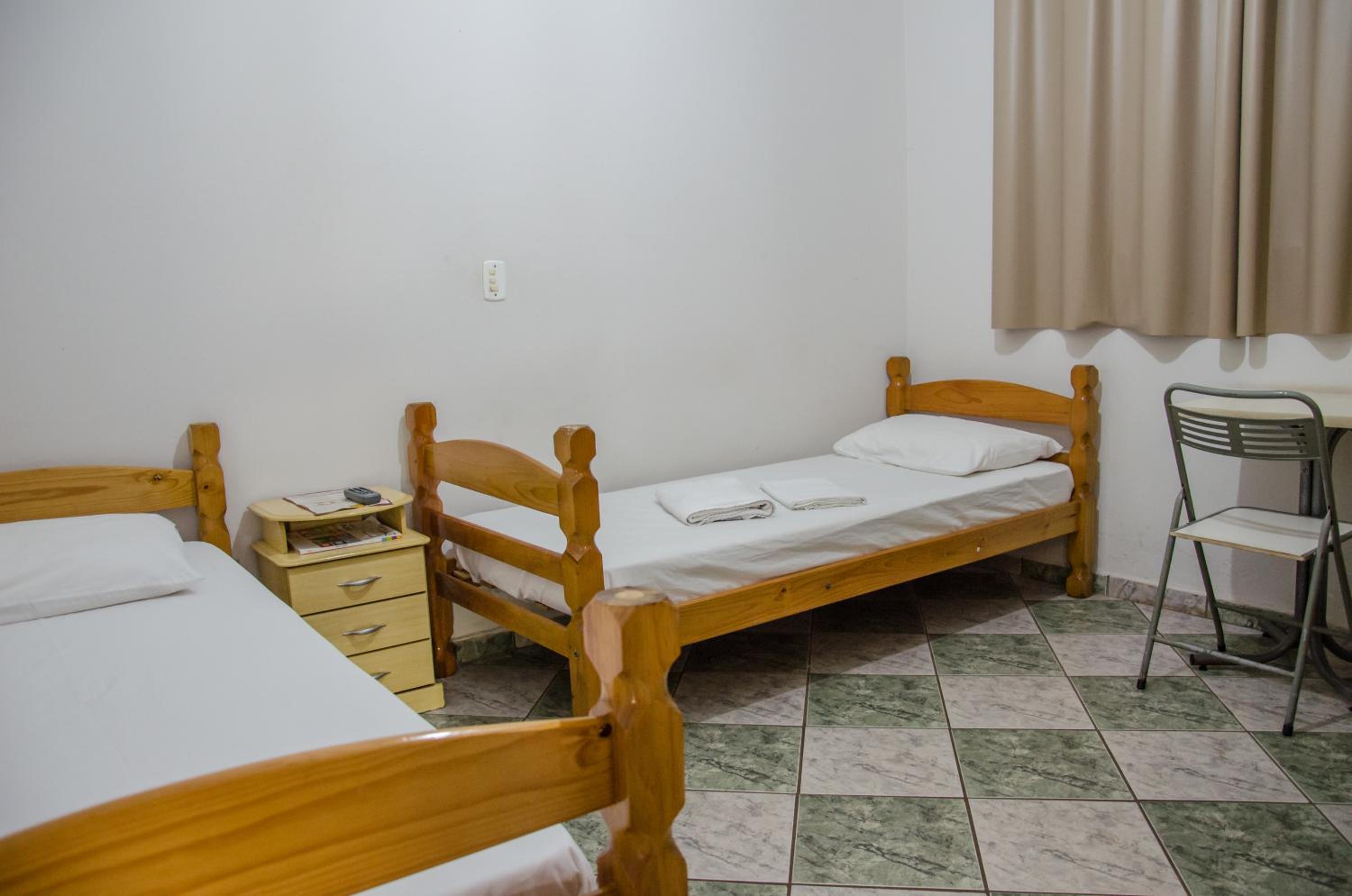 Twin Room with Fan photo 2