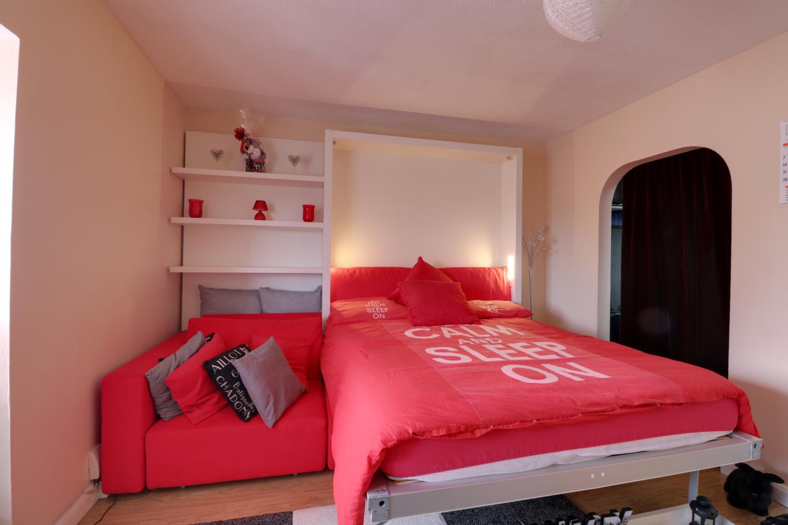 One-Bedroom Apartment - Photo 7