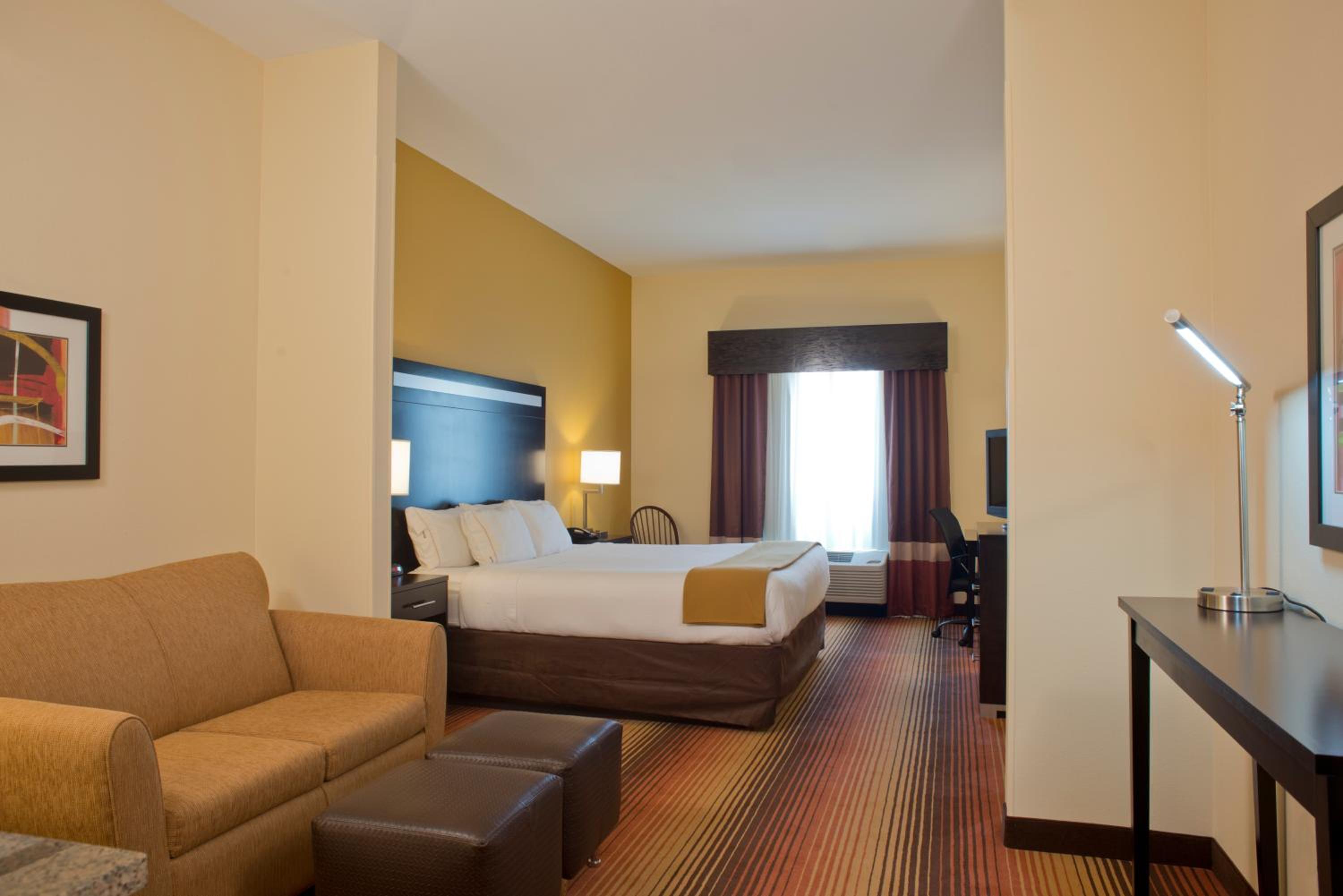 Standard King Room with Accessible Tub - Mobility Access - Photo 1