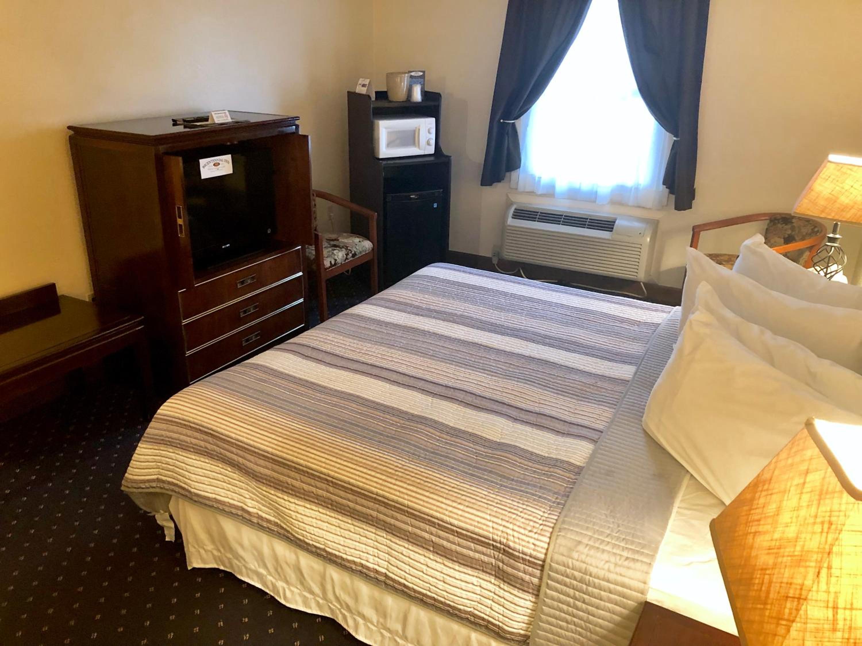 Standard King Room - Photo 4