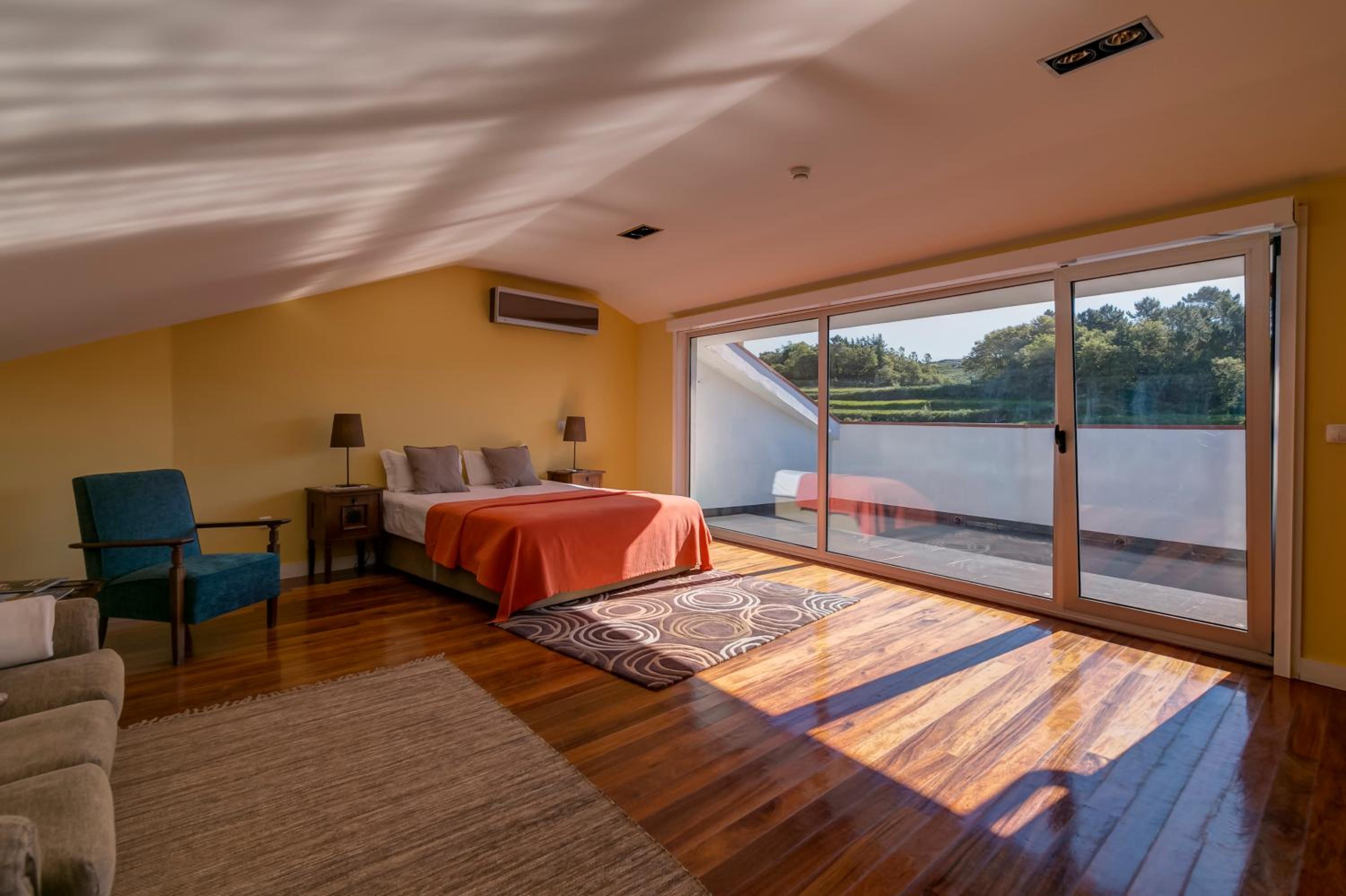 Four-Bedroom House - Photo 10