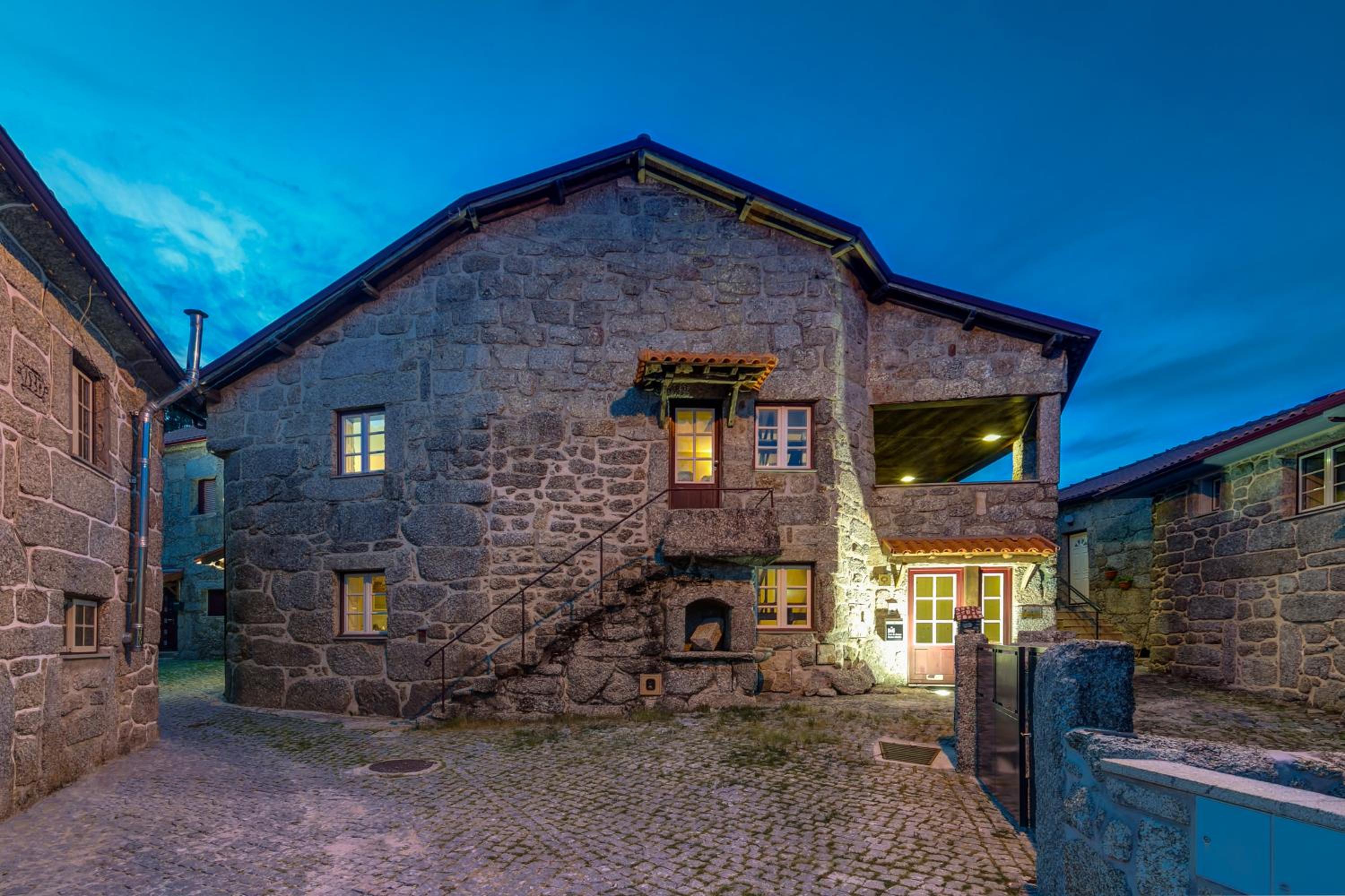 Four-Bedroom House - Photo 2