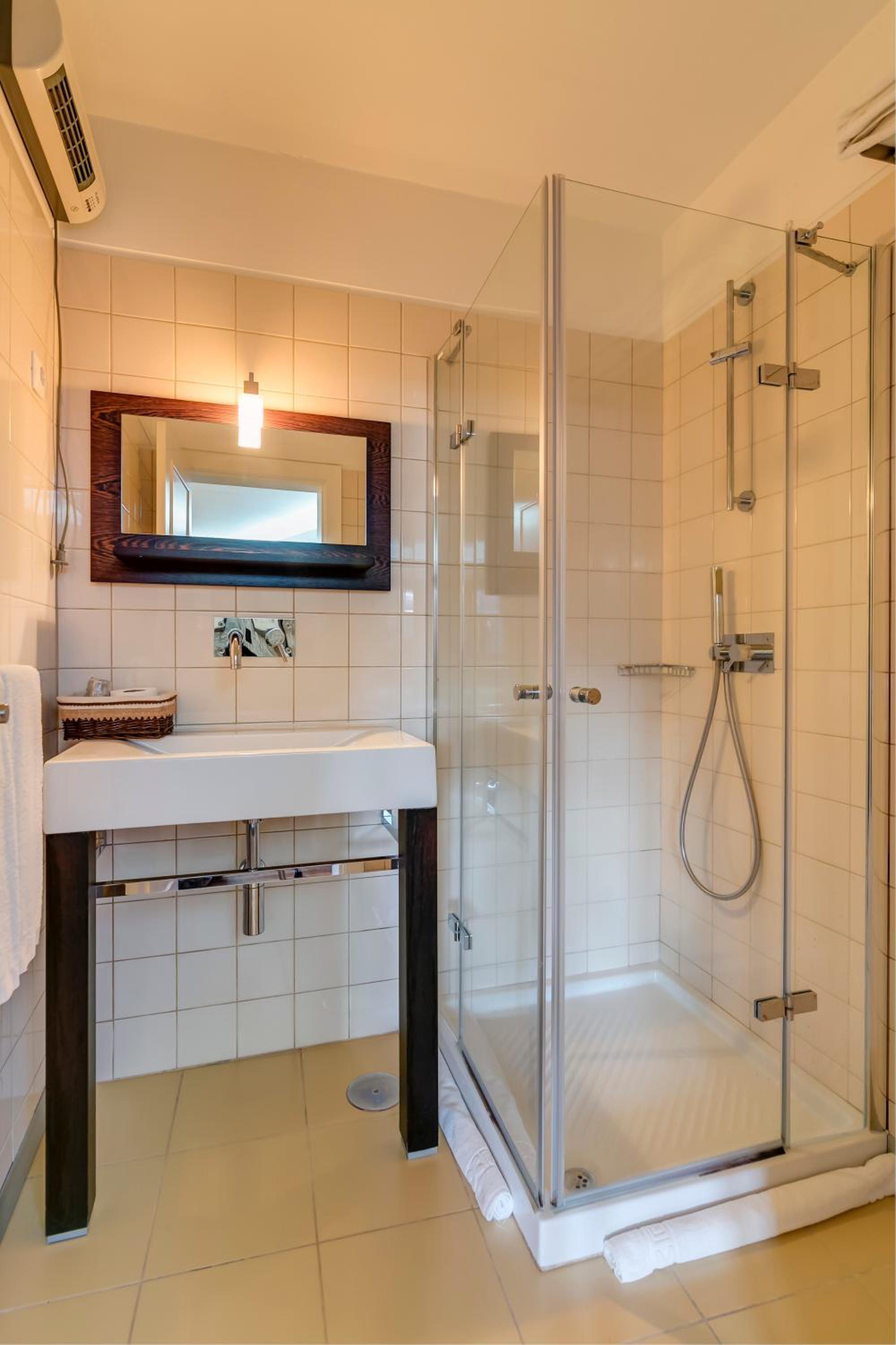 Four-Bedroom House - Photo 24
