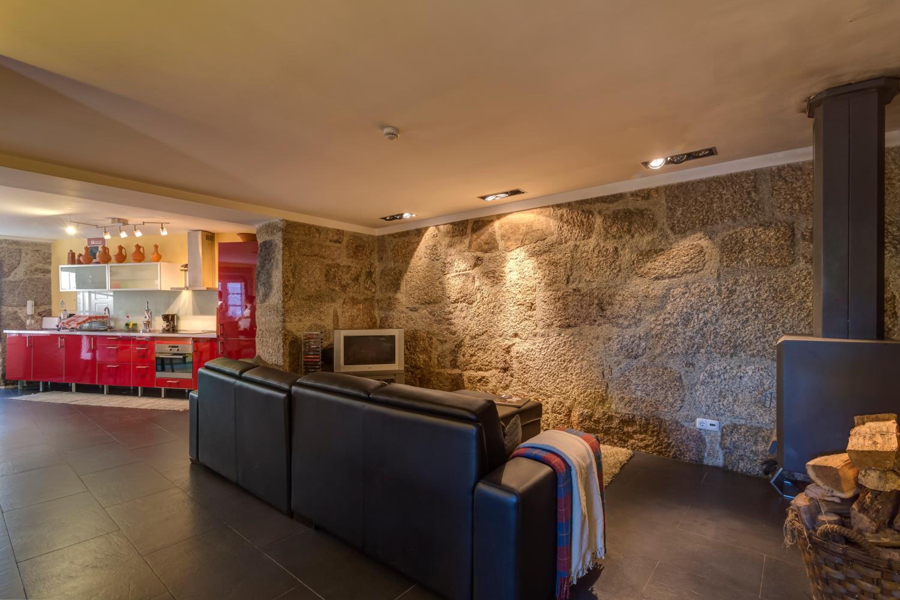 Four-Bedroom House - Photo 11