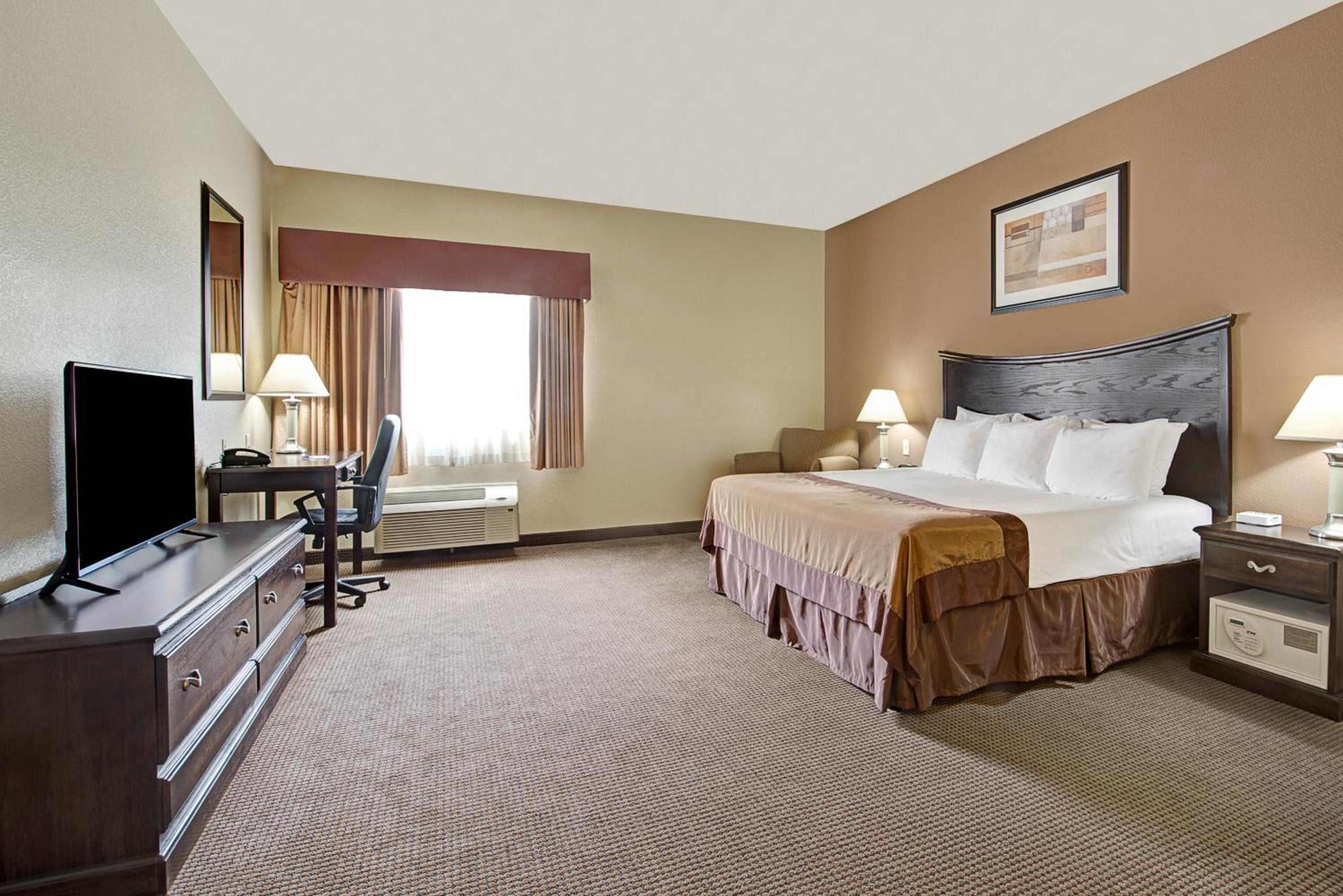 King Room - Non-Smoking - Photo 1