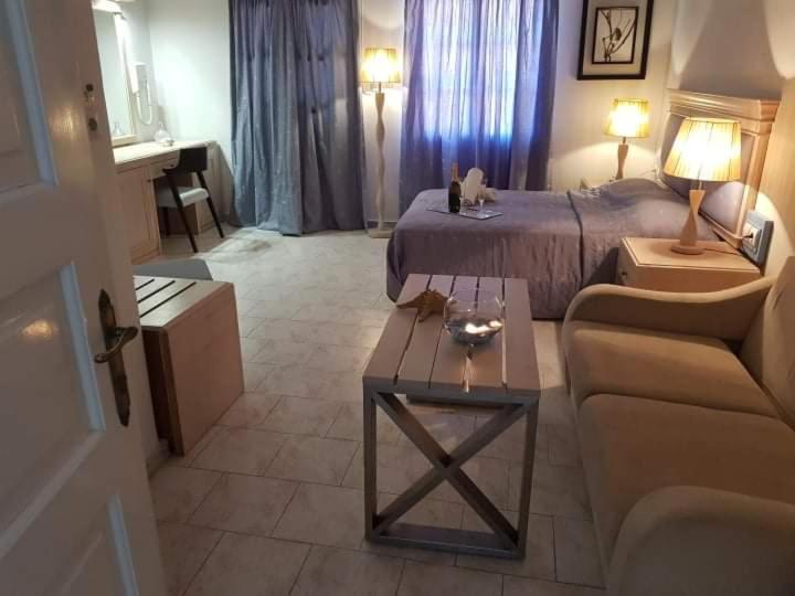 Apartment with Sea View - Photo 13