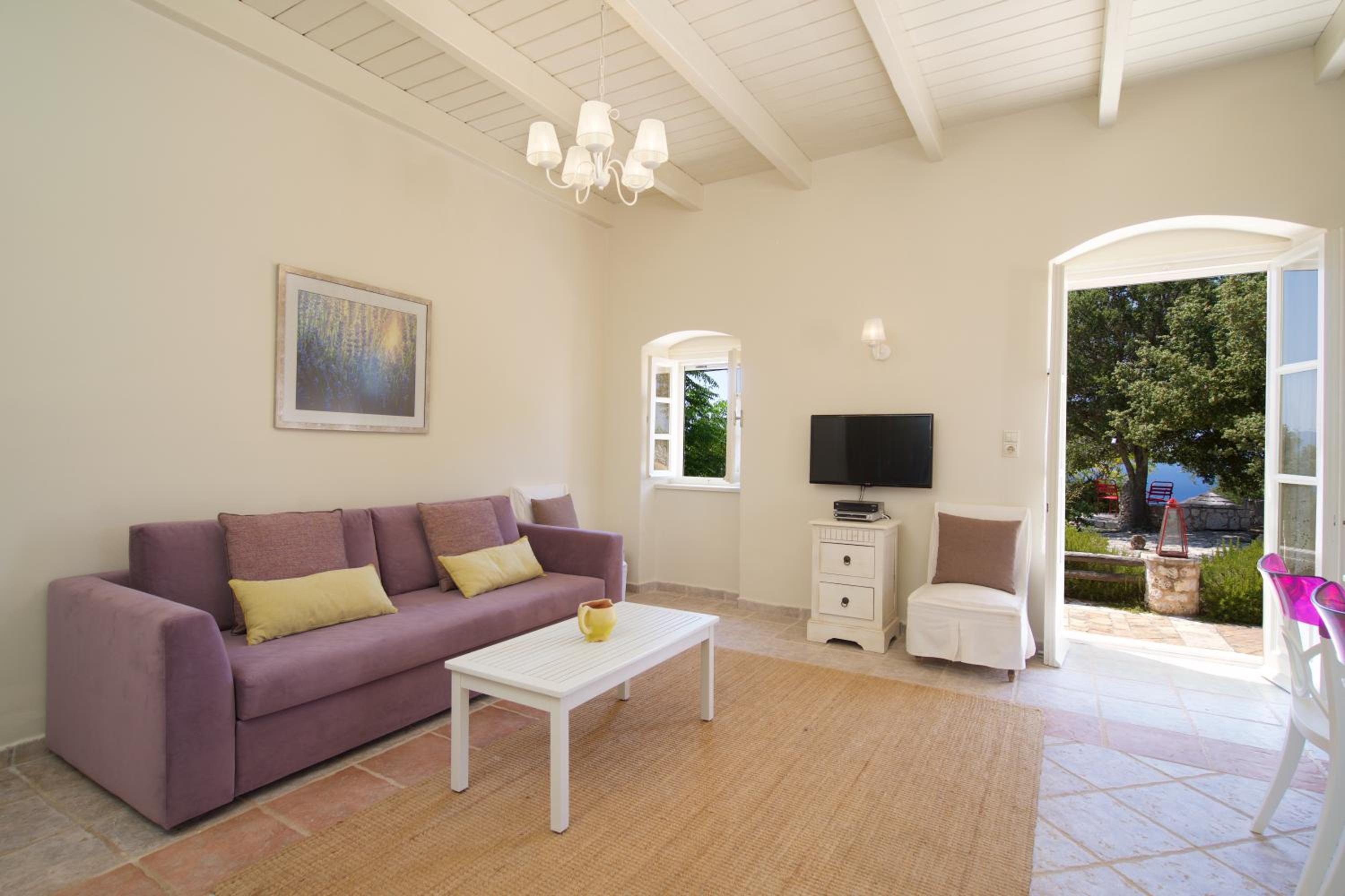 One-Bedroom House photo 1