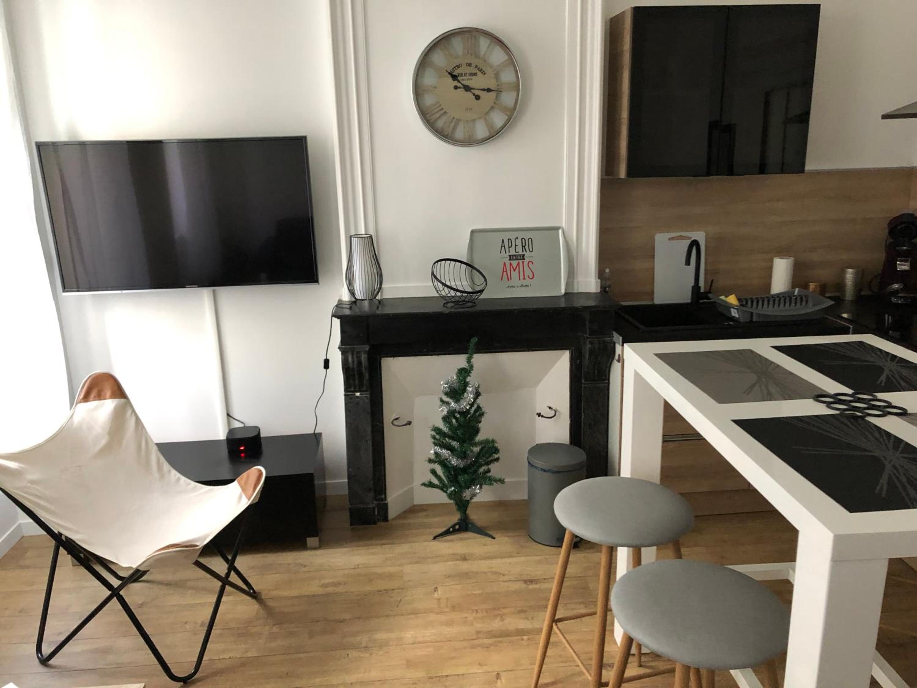 One-Bedroom Apartment photo 2