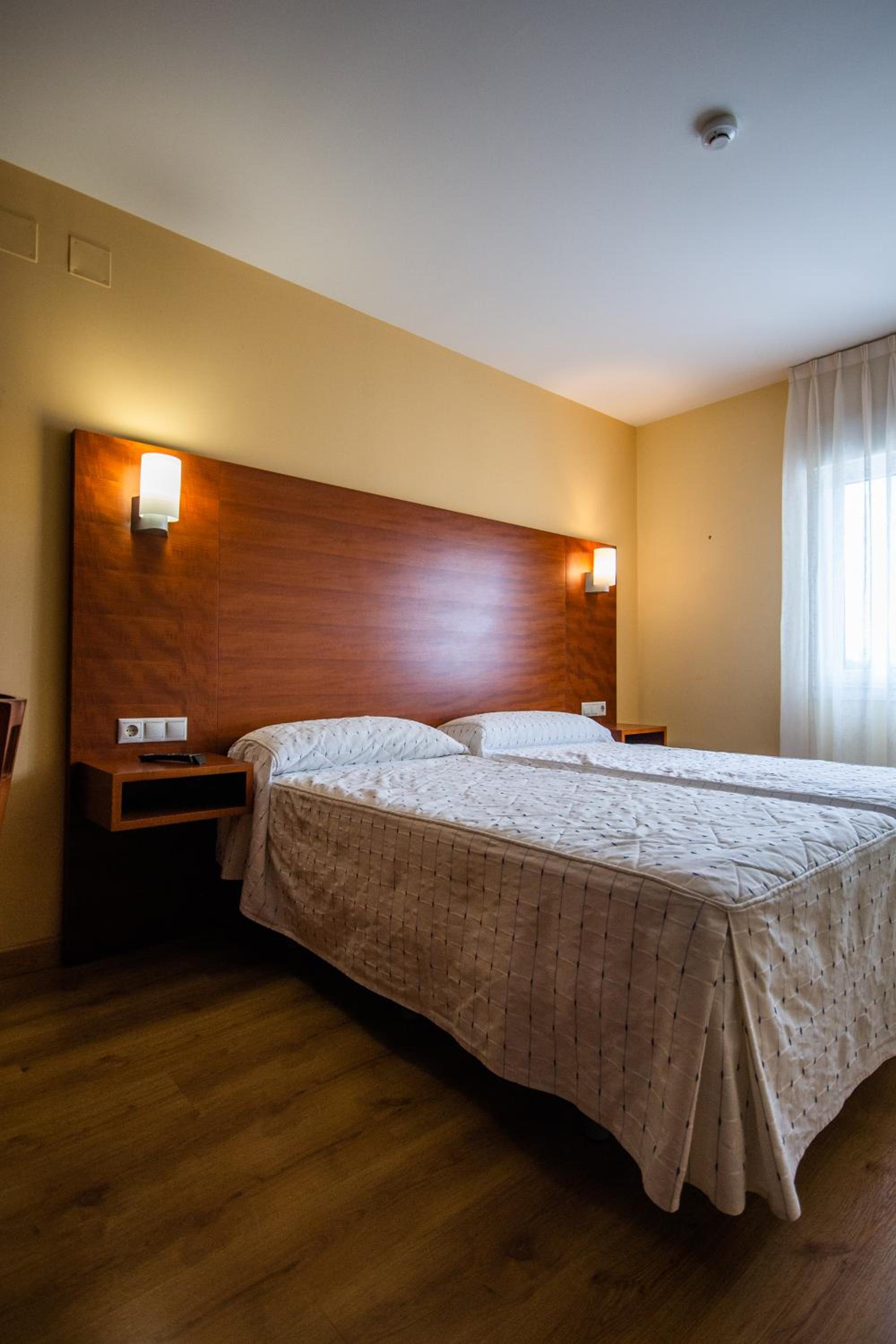 Habitación Doble con Baño Privado