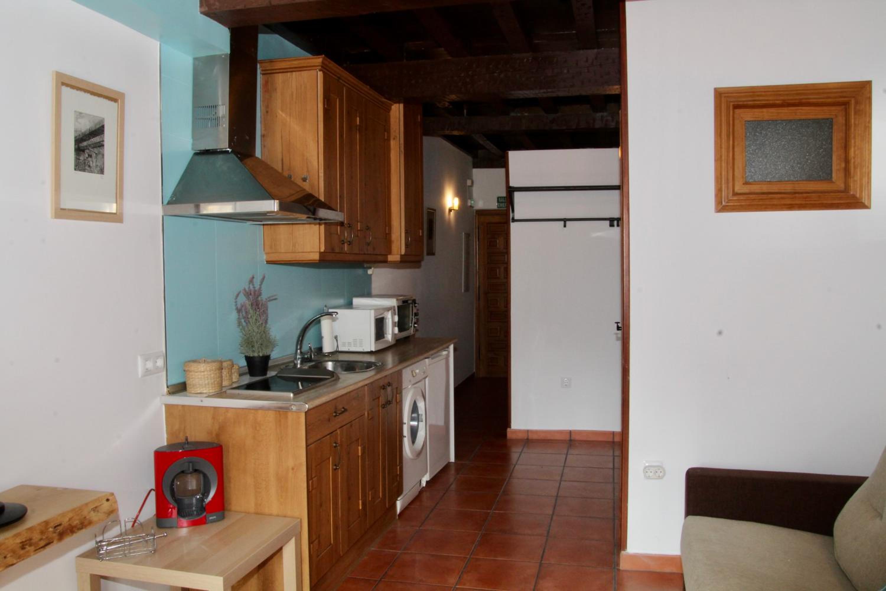 One-Bedroom Apartment - Photo 4