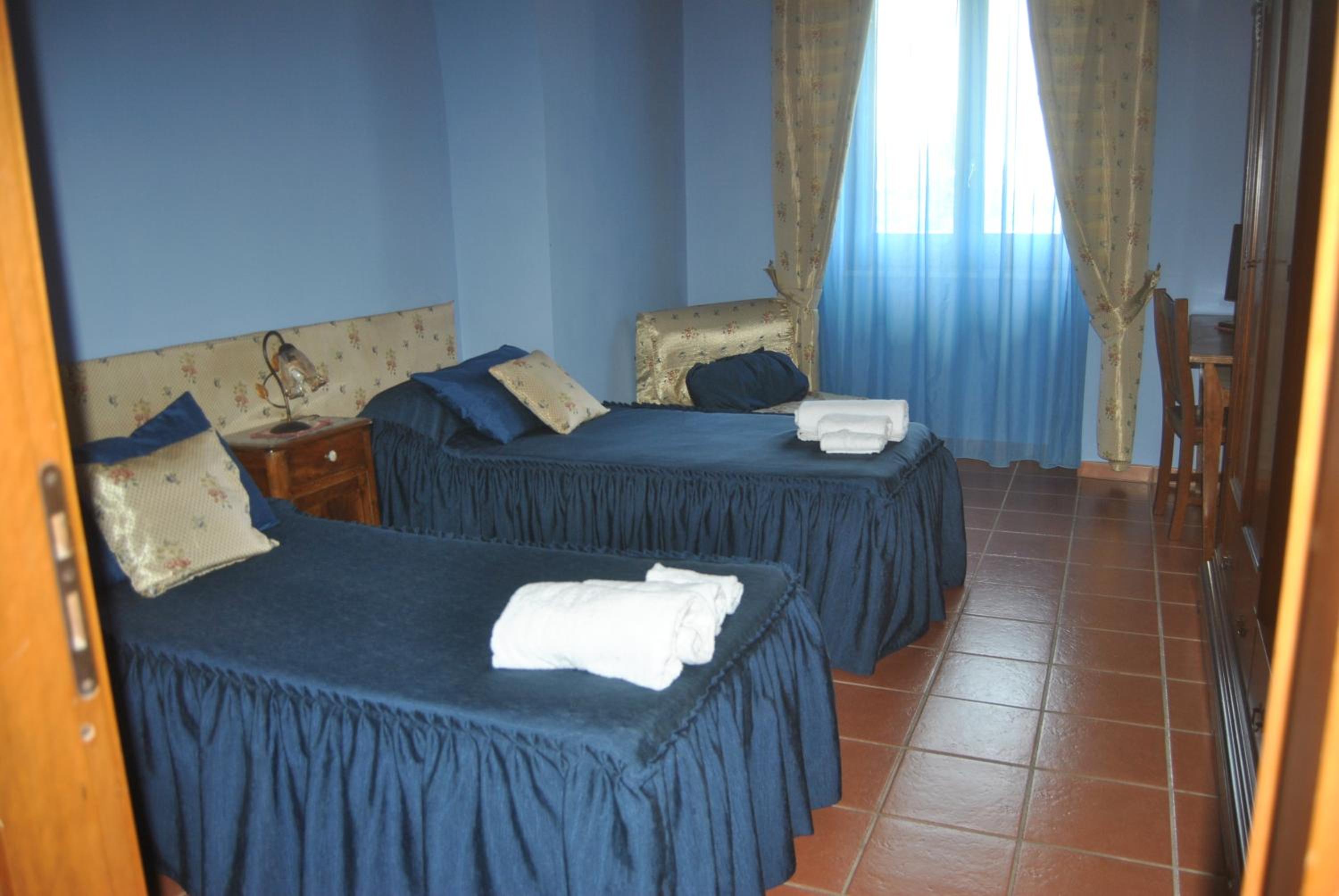 Twin Room With Private External Bathroom photo 1