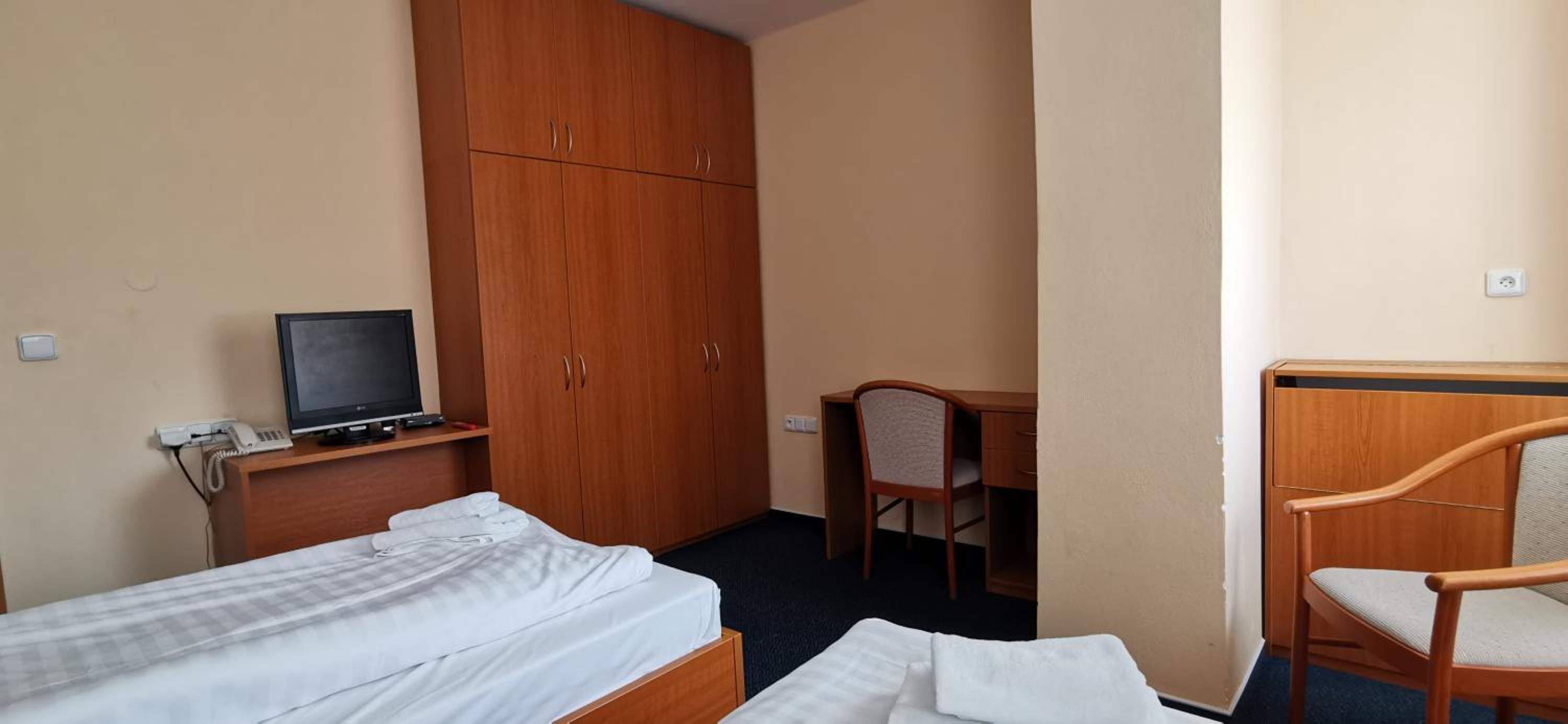 Quadruple Room - Photo 1