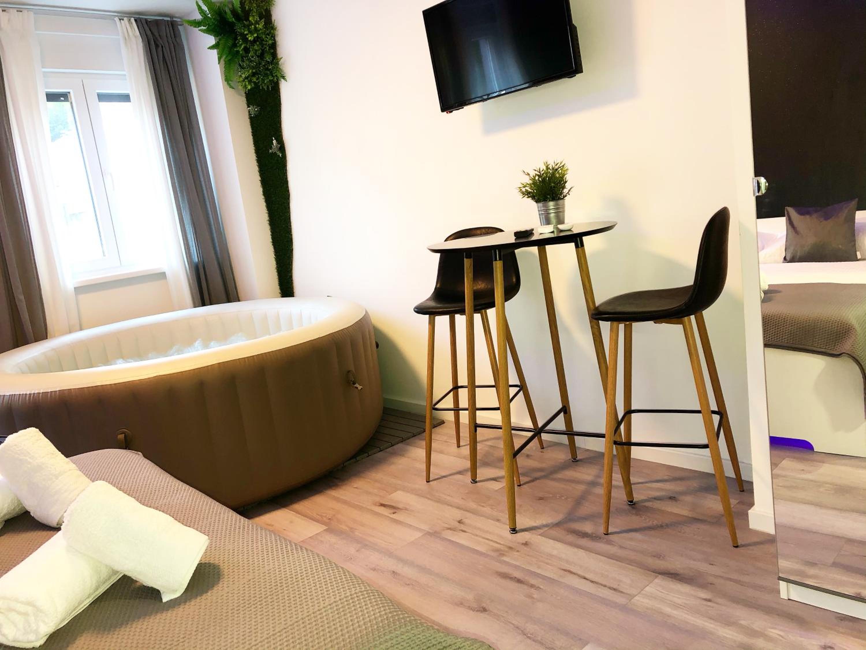One-Bedroom Apartment - Photo 38