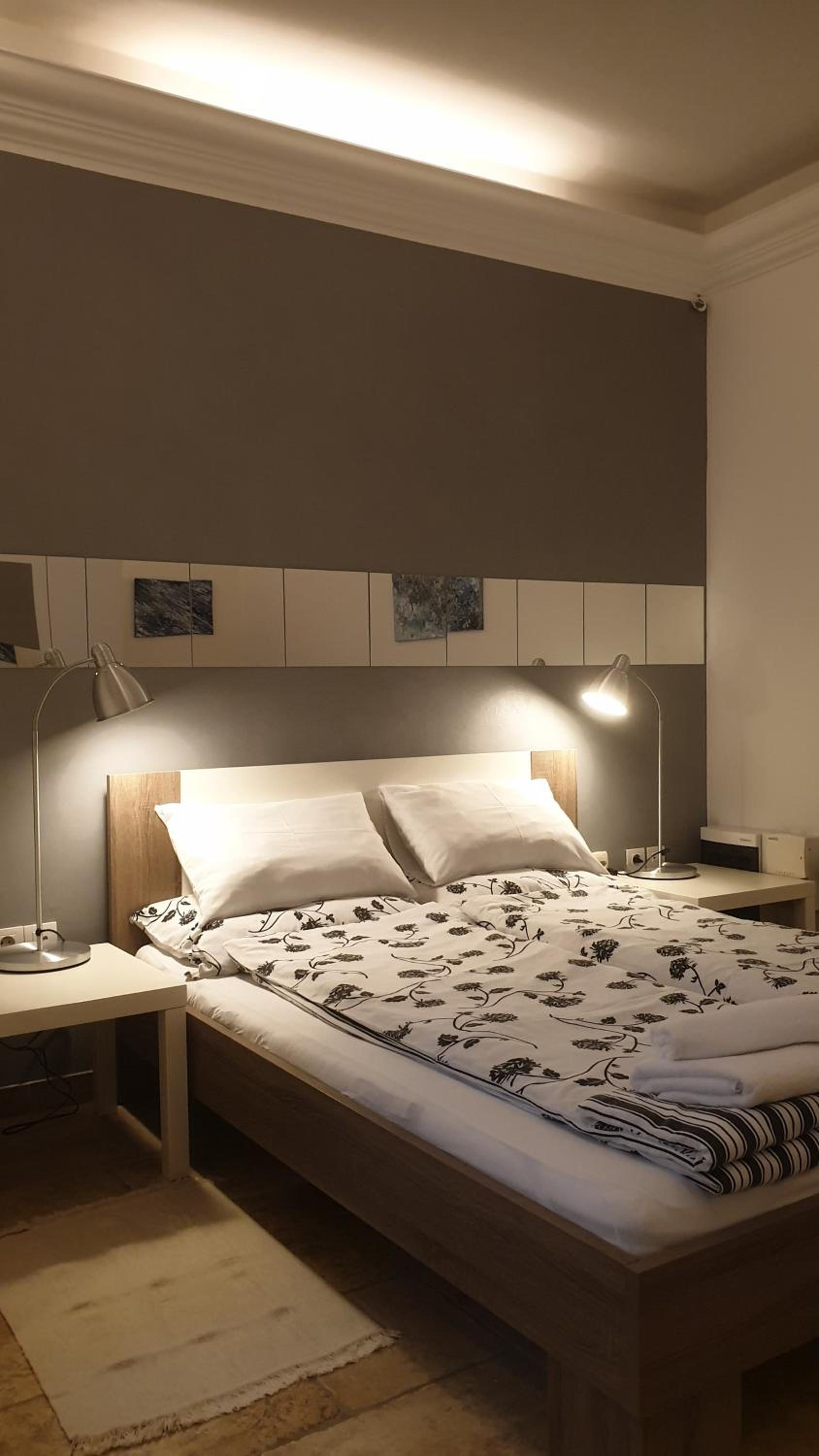 Two-Bedroom Apartment - Photo 16
