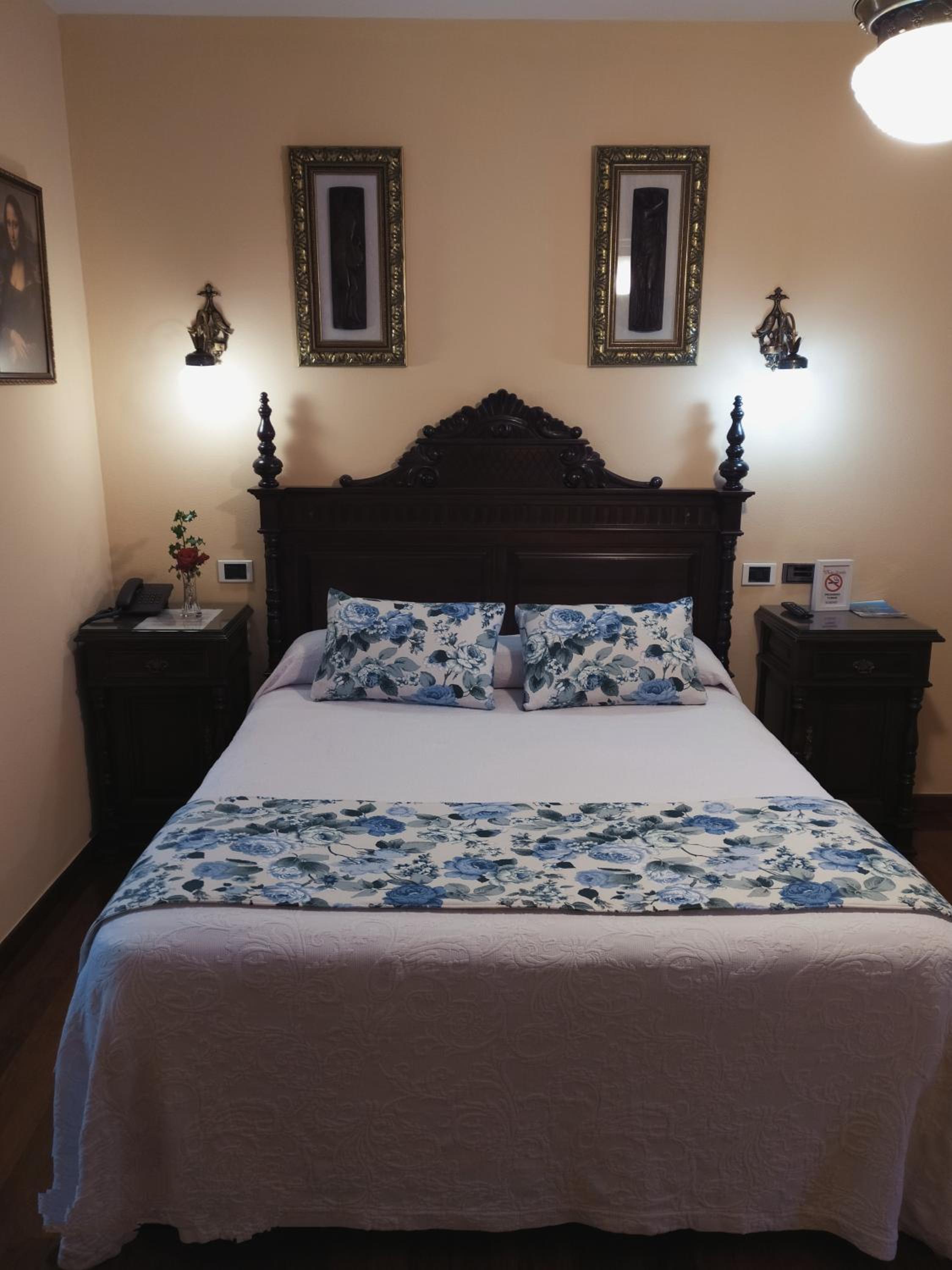 Double Room - Photo 12