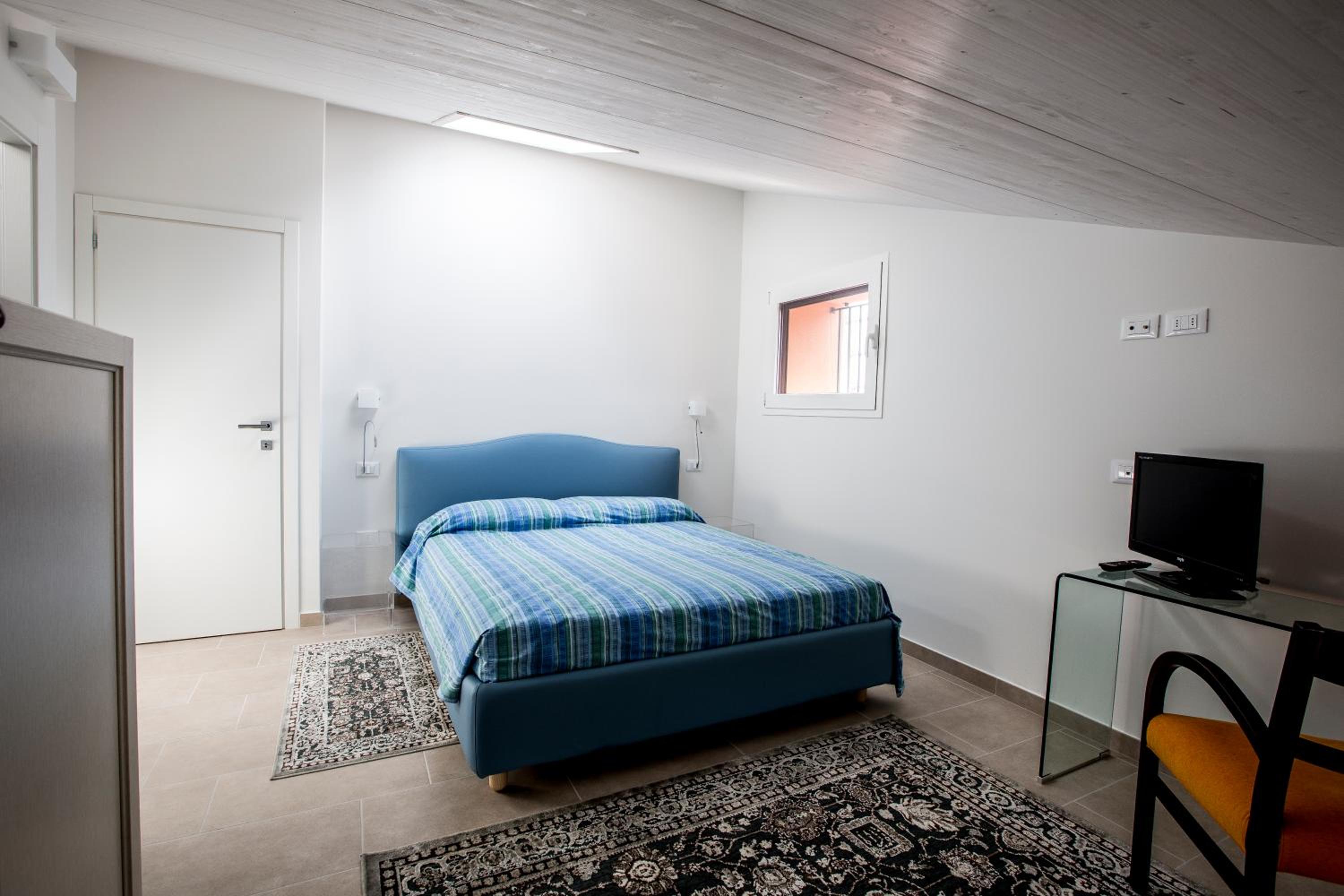 Deluxe Double Room with Shower photo 1