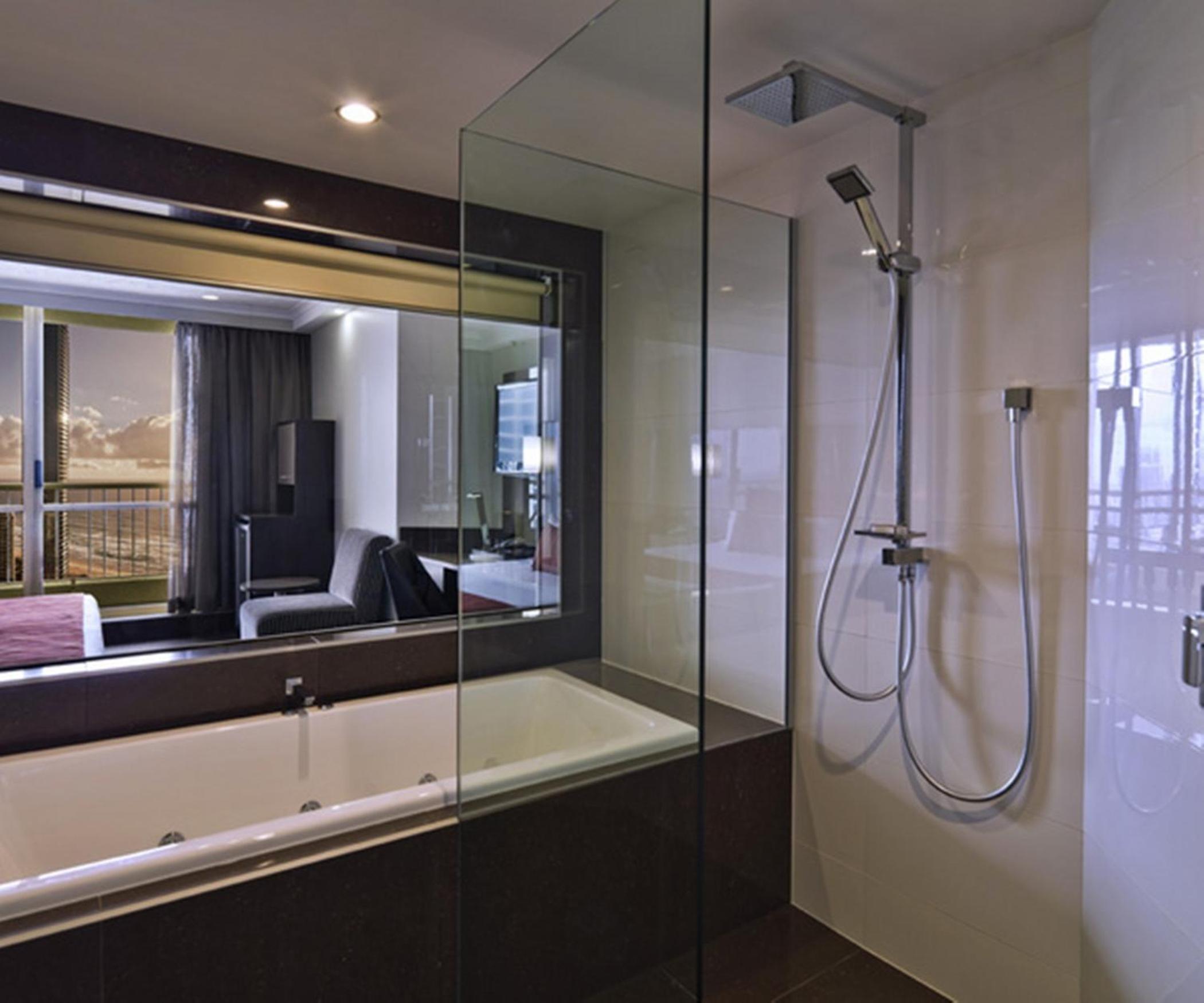 Executive Spa King Room with Ocean View thumbnail 5