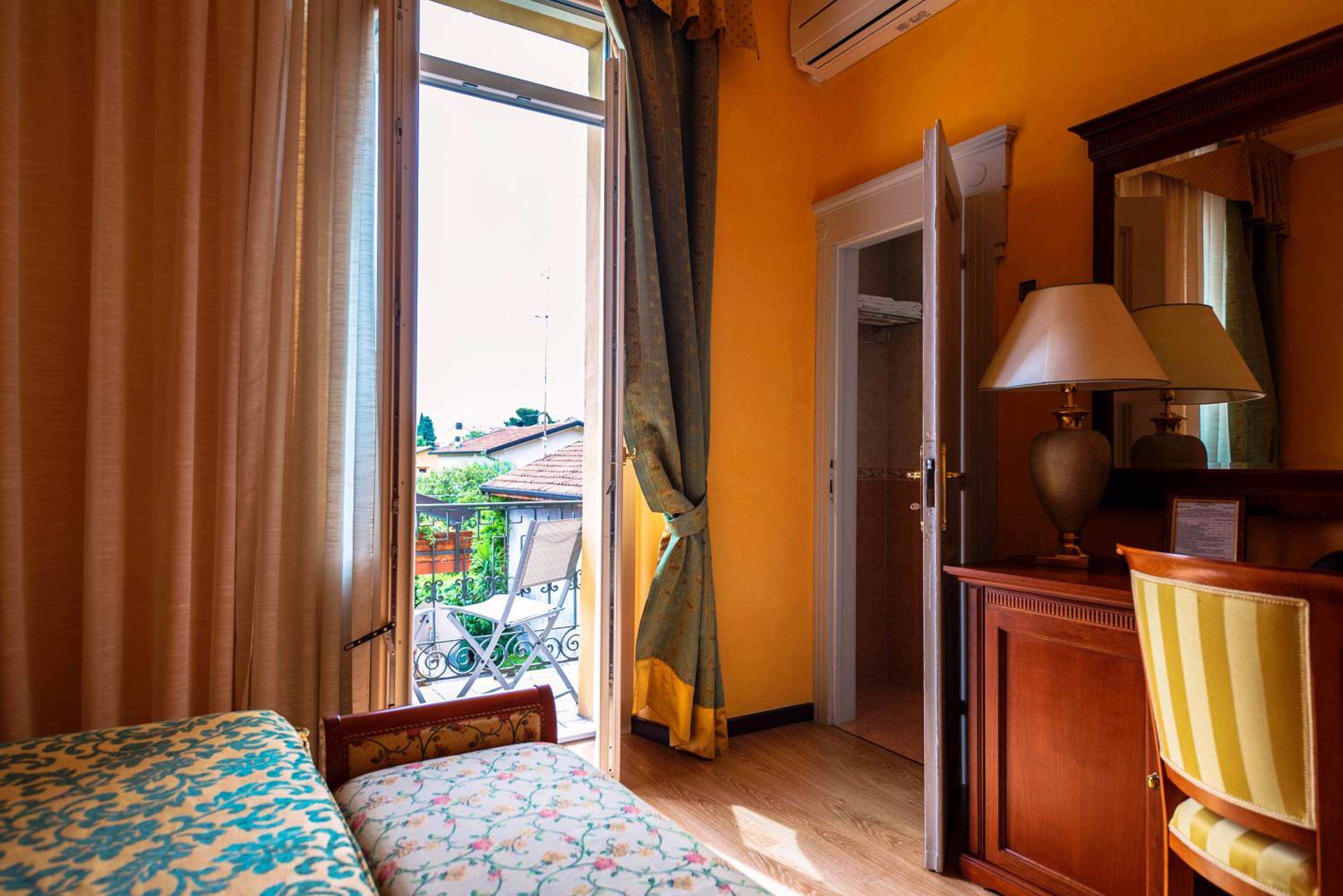 Superior Double or Twin Room - Photo 3