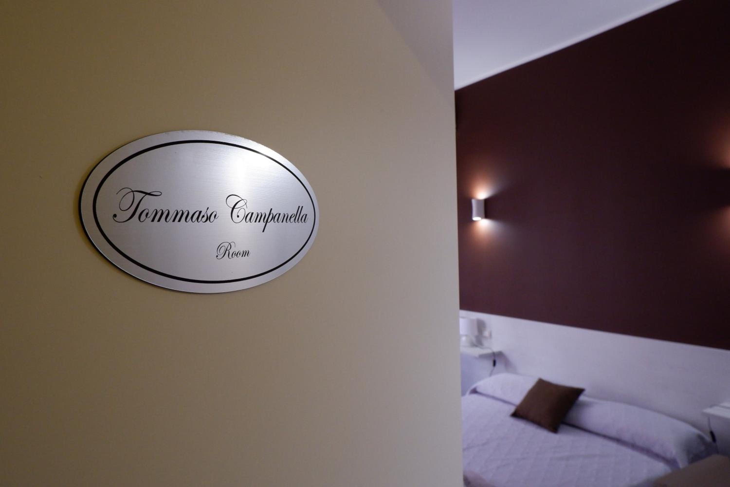 Double Room with Balcony - Photo 1
