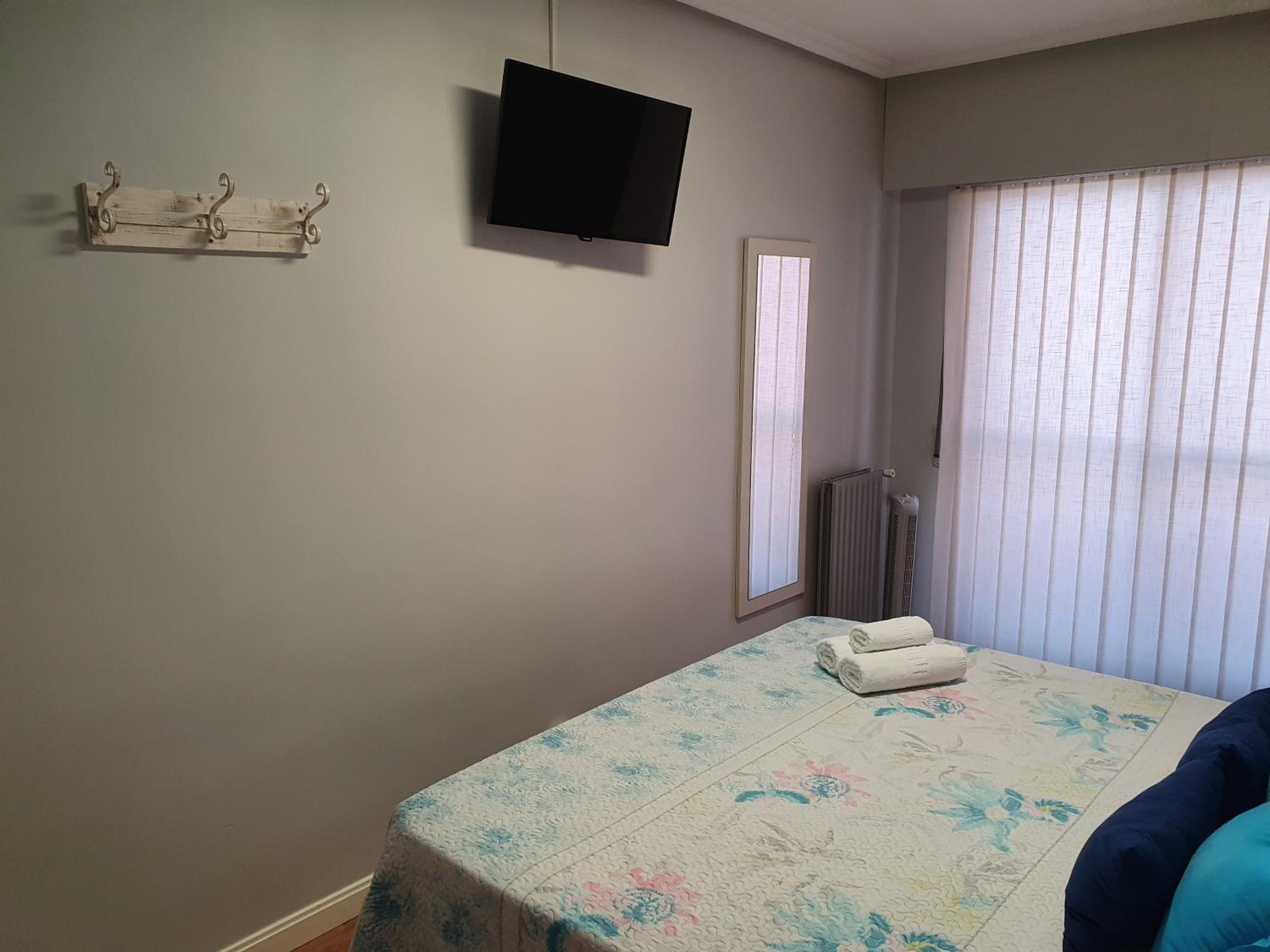 Standard Double Room with Shared Bathroom photo 3