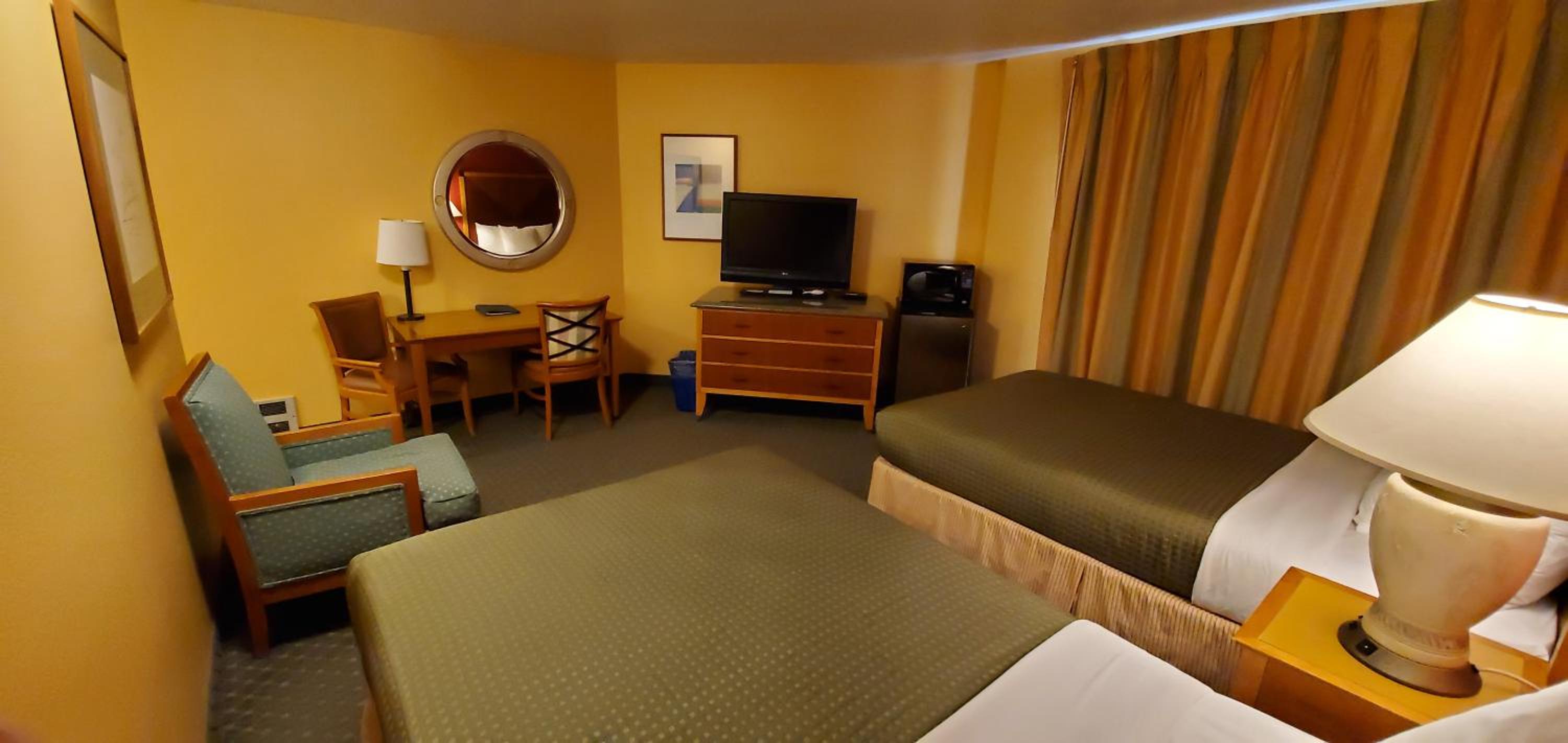 Deluxe Double Room with Two Double Beds photo 2