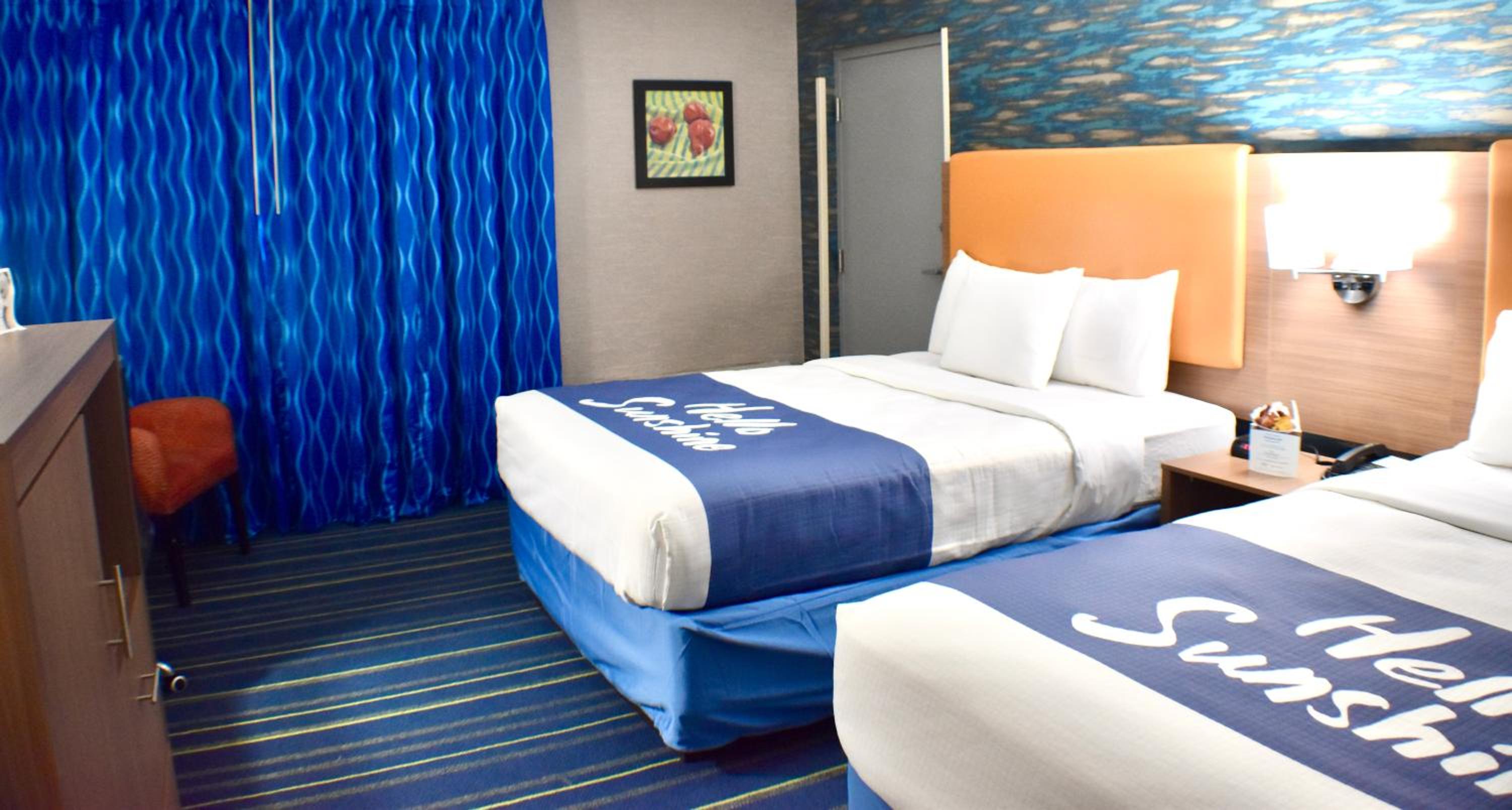 2 Queen Beds, Non-Smoking photo 1
