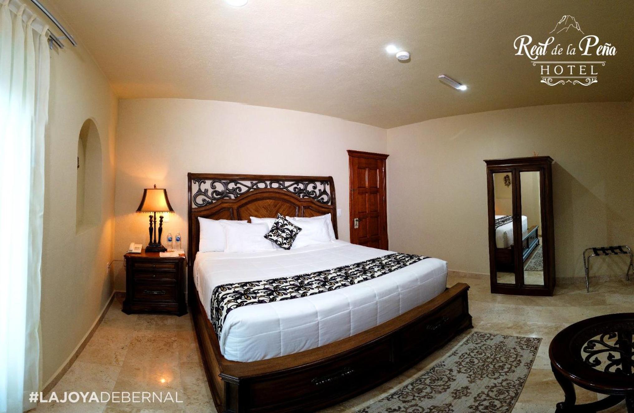 Deluxe King Room - Photo 1