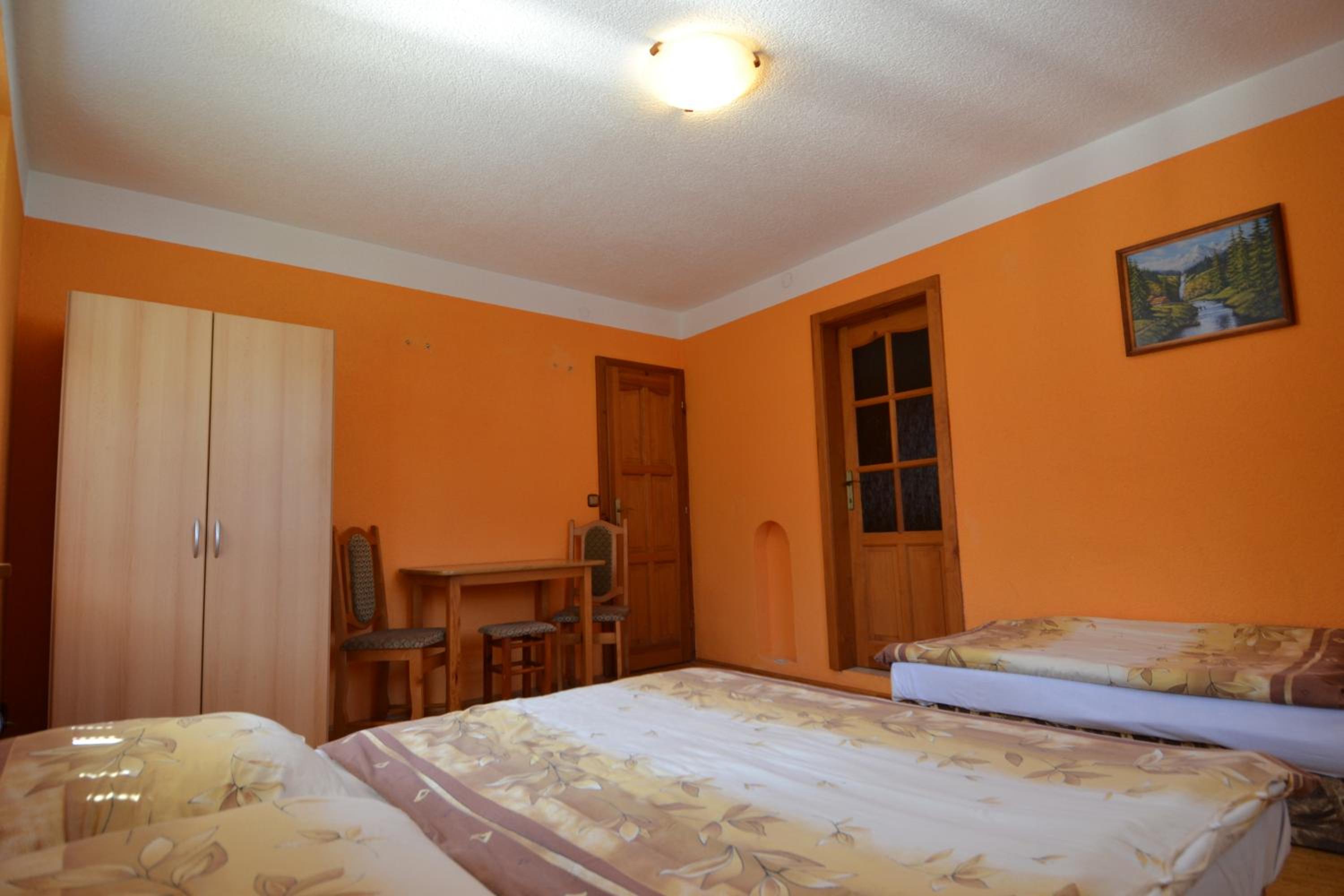 Triple Room with Private Bathroom photo 2