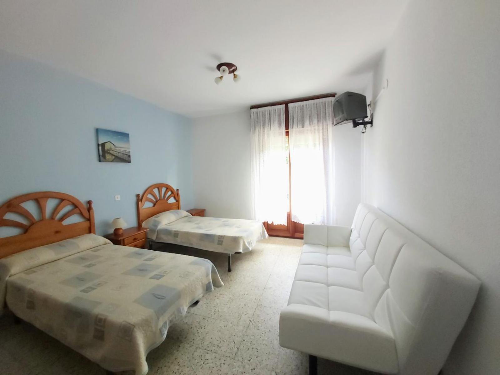 Double or Twin Room with Extra Bed (2 Adults + 1 Child) photo 1