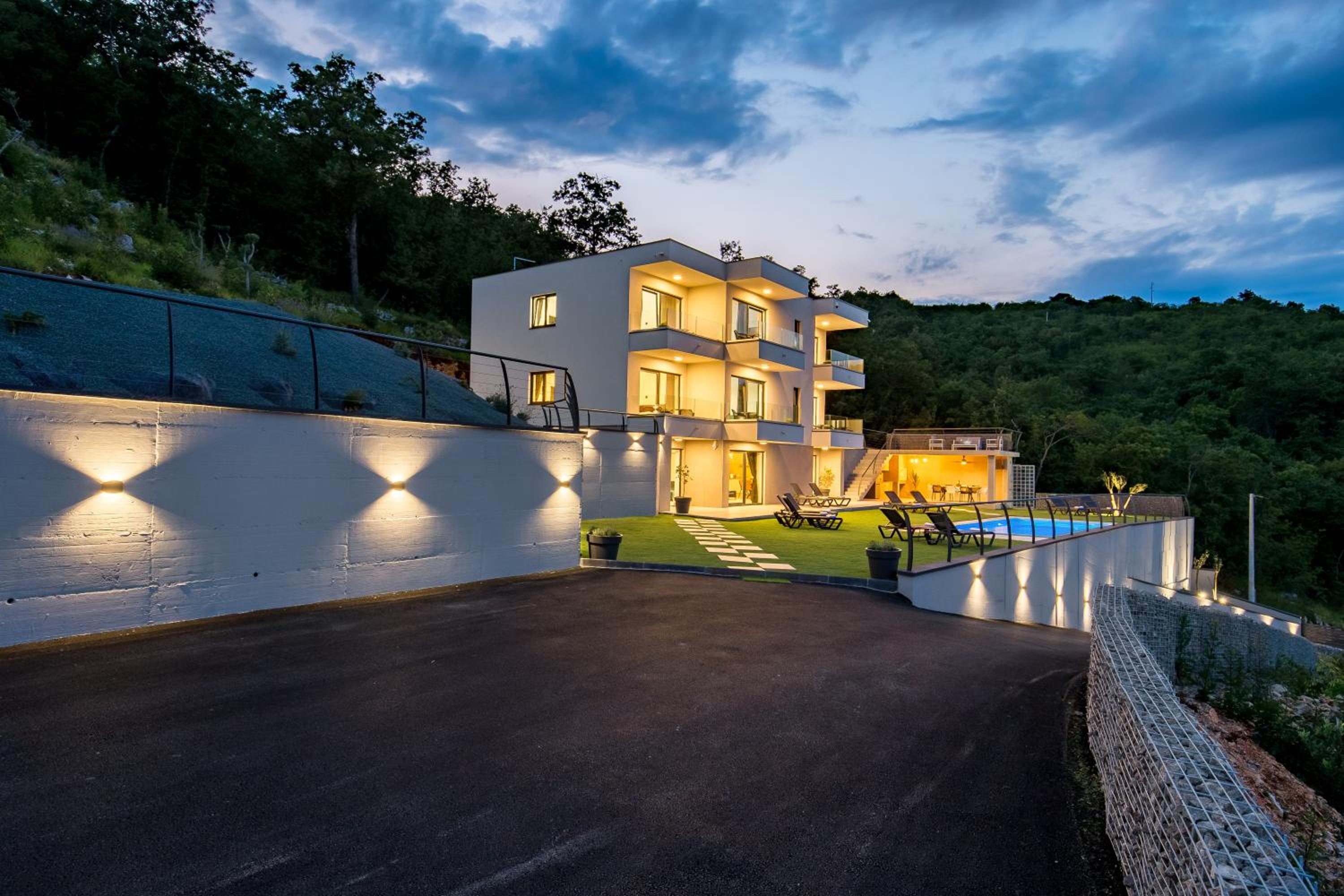 Villa photo 2