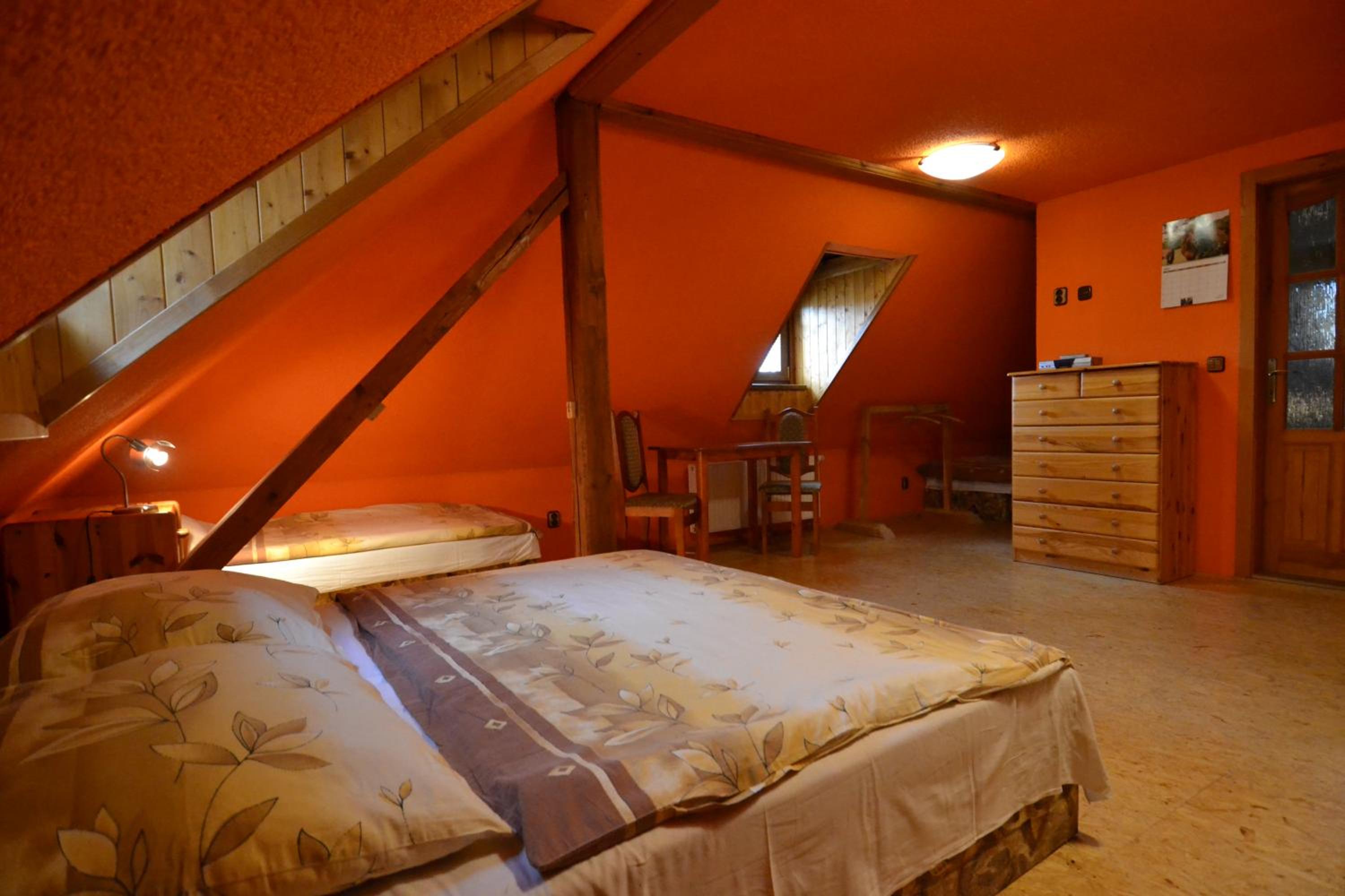Quadruple Room with Private Bathroom photo 3
