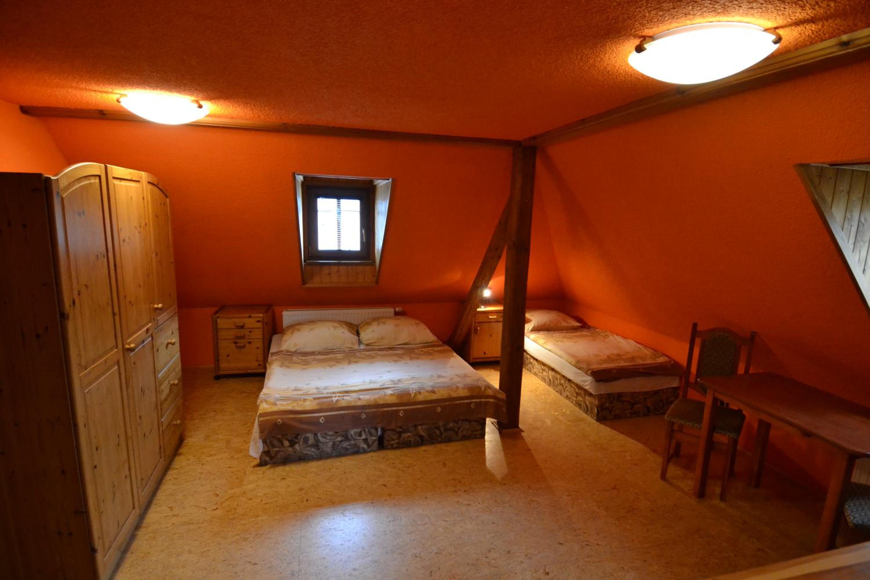 Quadruple Room with Private Bathroom photo 1