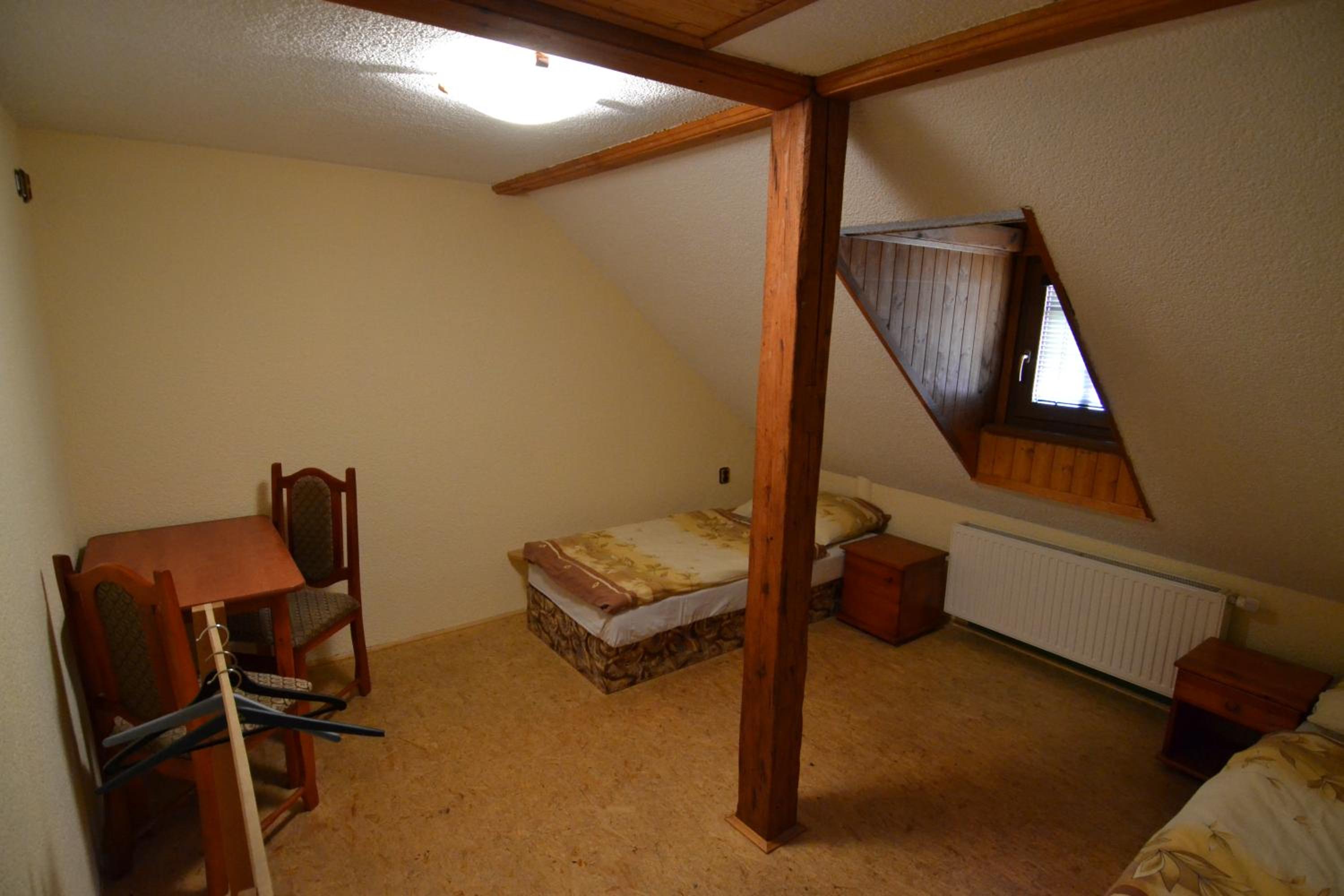 Double or Twin Room with Shared Bathroom photo 2