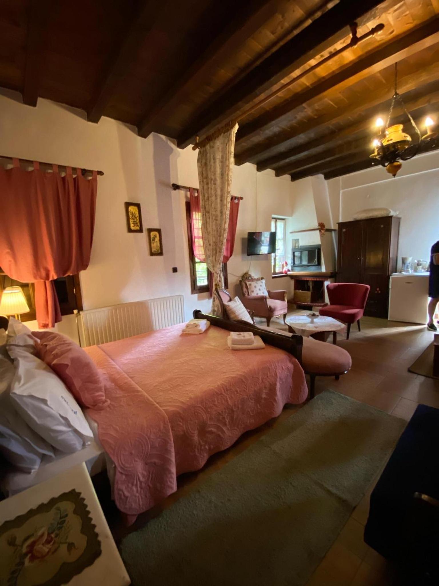 Quadruple Room with Fireplace - Photo 2